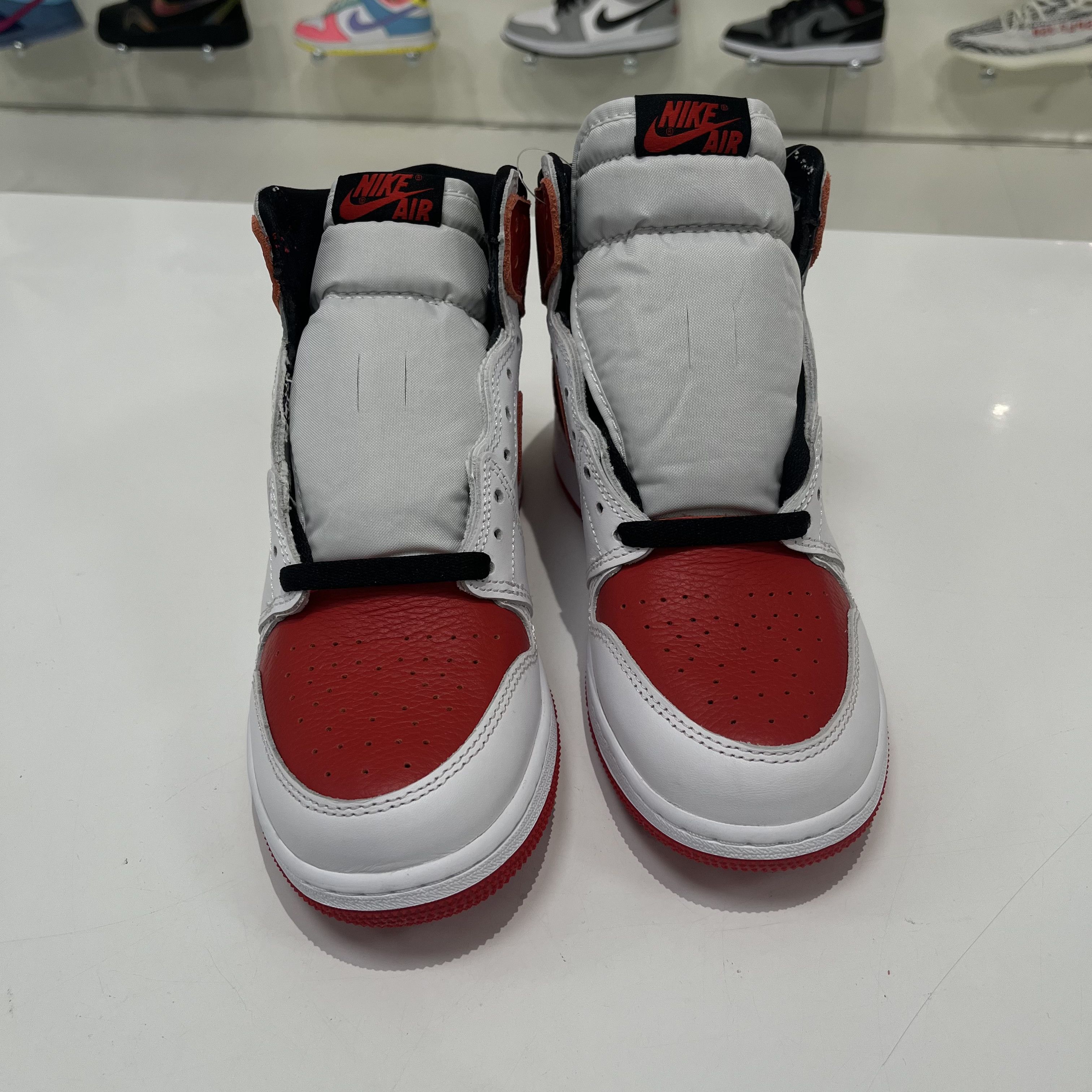 Nike Air Jrdan 1 Retro High OG Heritage Size US 6 / EU 39 - 5 Thumbnail