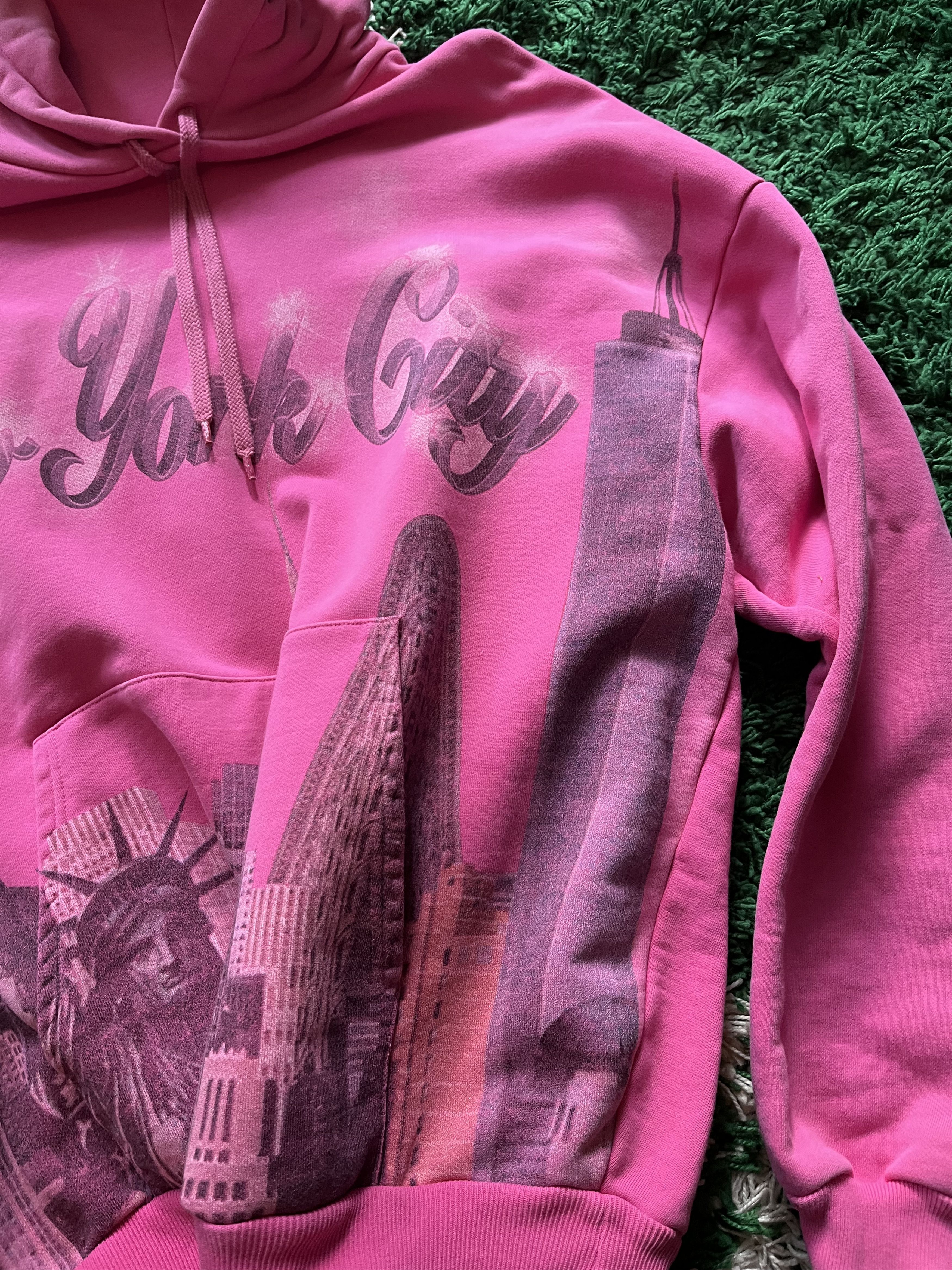 Balenciaga Balenciaga New York Pink Hoodie Size US L / EU 52-54 / 3 - 4 Thumbnail
