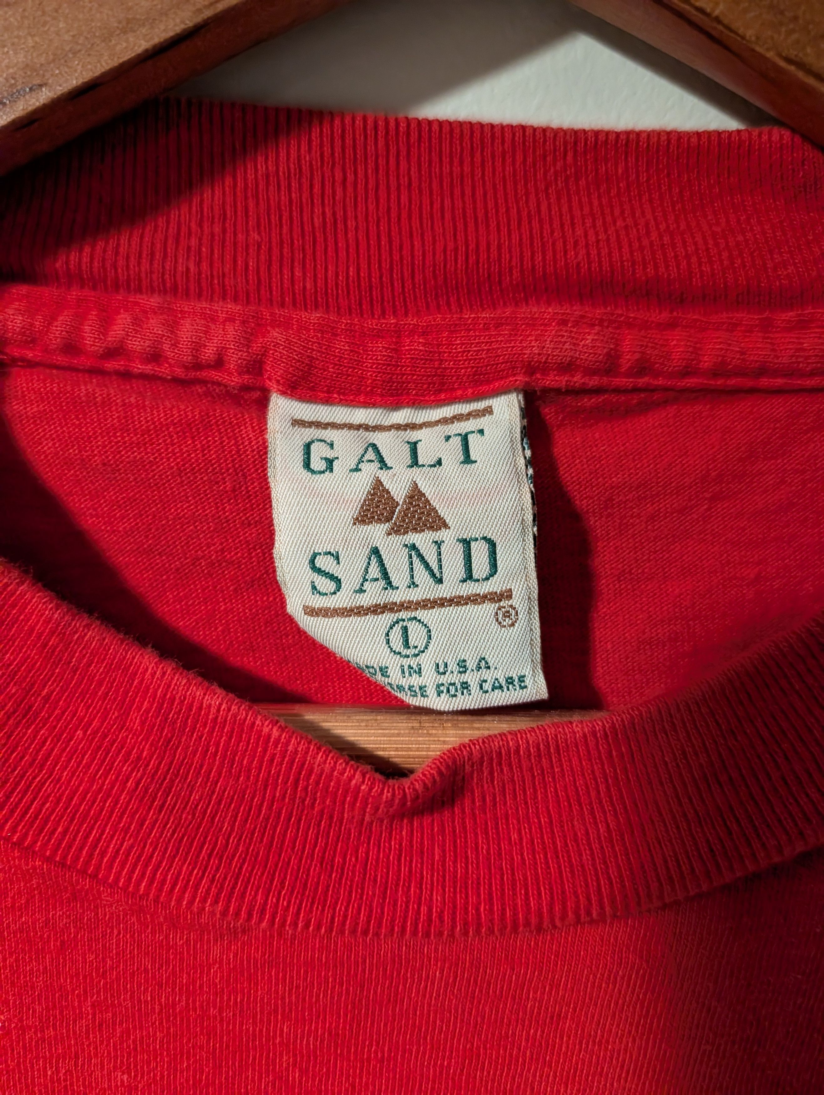 NCAA Vintage Temple Basketball Galt Sand Graphic T-Shirt Red USA Size US L / EU 52-54 / 3 - 3 Thumbnail