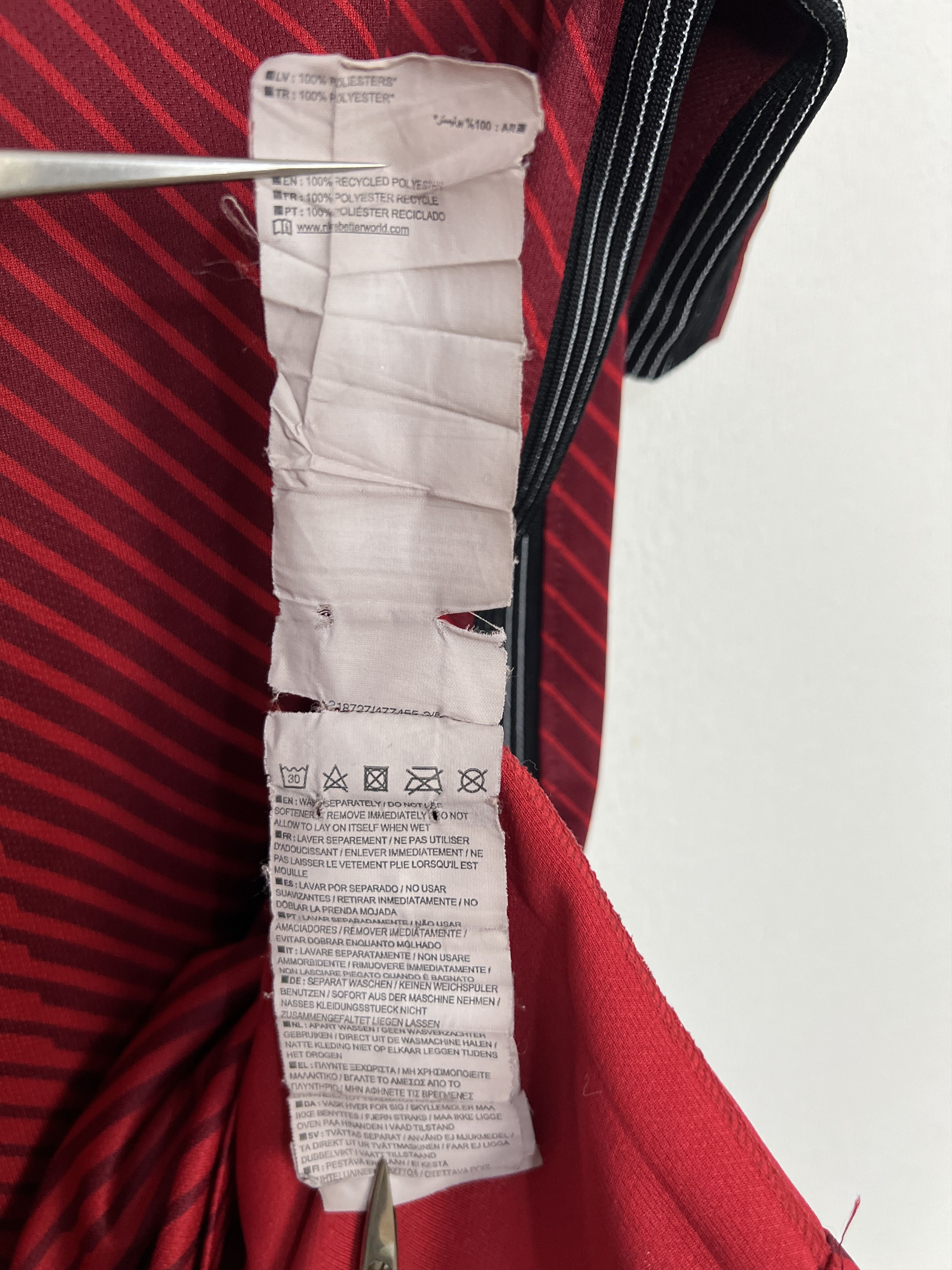 Nike Sparta Praha Home football shirt 2017 Soccer Nike Jersey Size US L / EU 52-54 / 3 - 8 Thumbnail