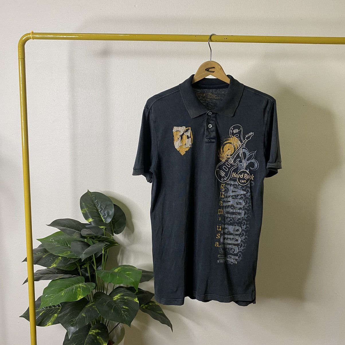 Hard Rock Cafe Y2K Hard Rock Cafe Guam USA Polo Tee Faded Black Size US M / EU 48-50 / 2 - 1 Thumbnail