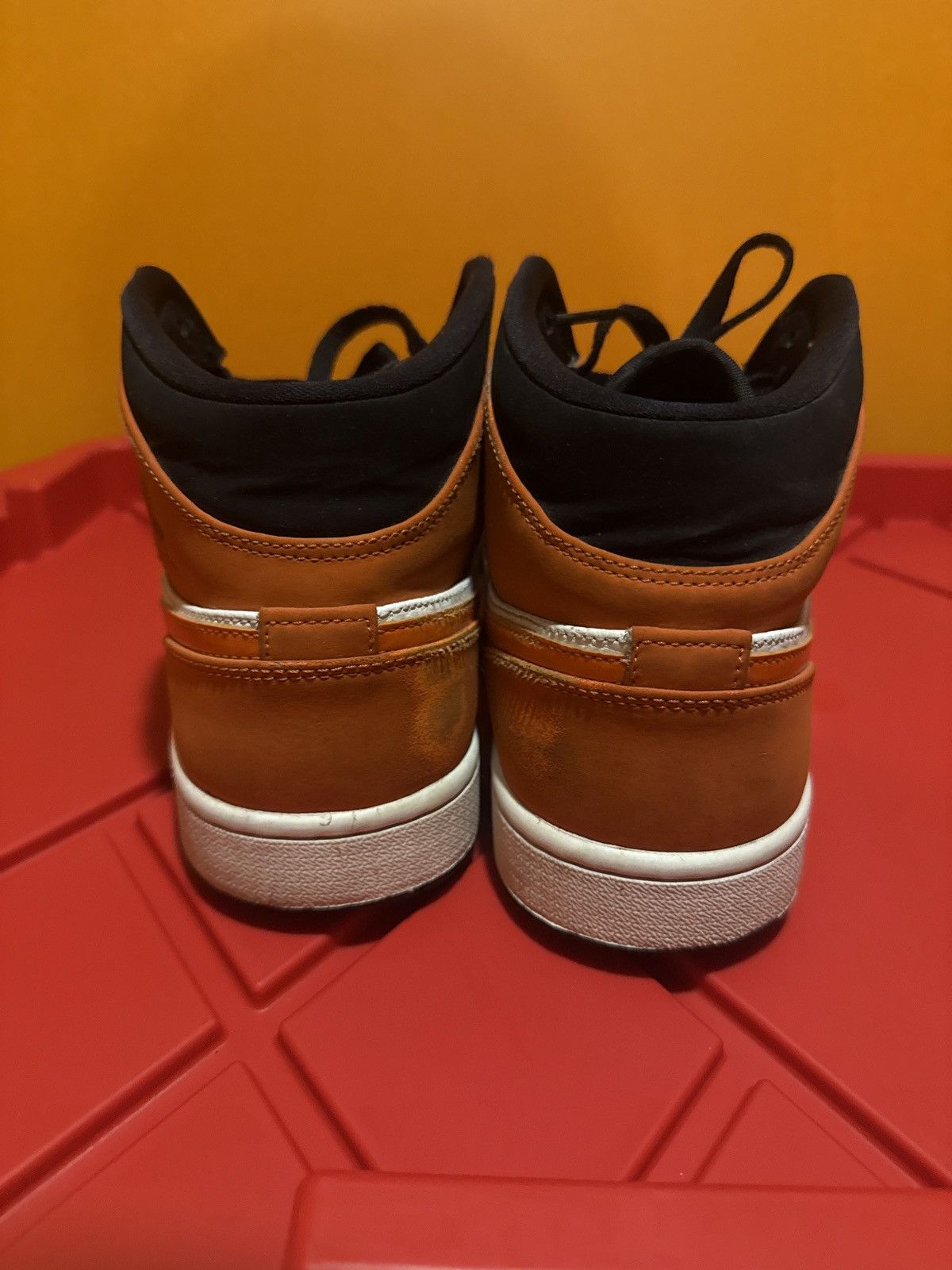Nike Jordan 1 Mid Shattered Backboard Size US 10 / EU 43 - 6 Thumbnail