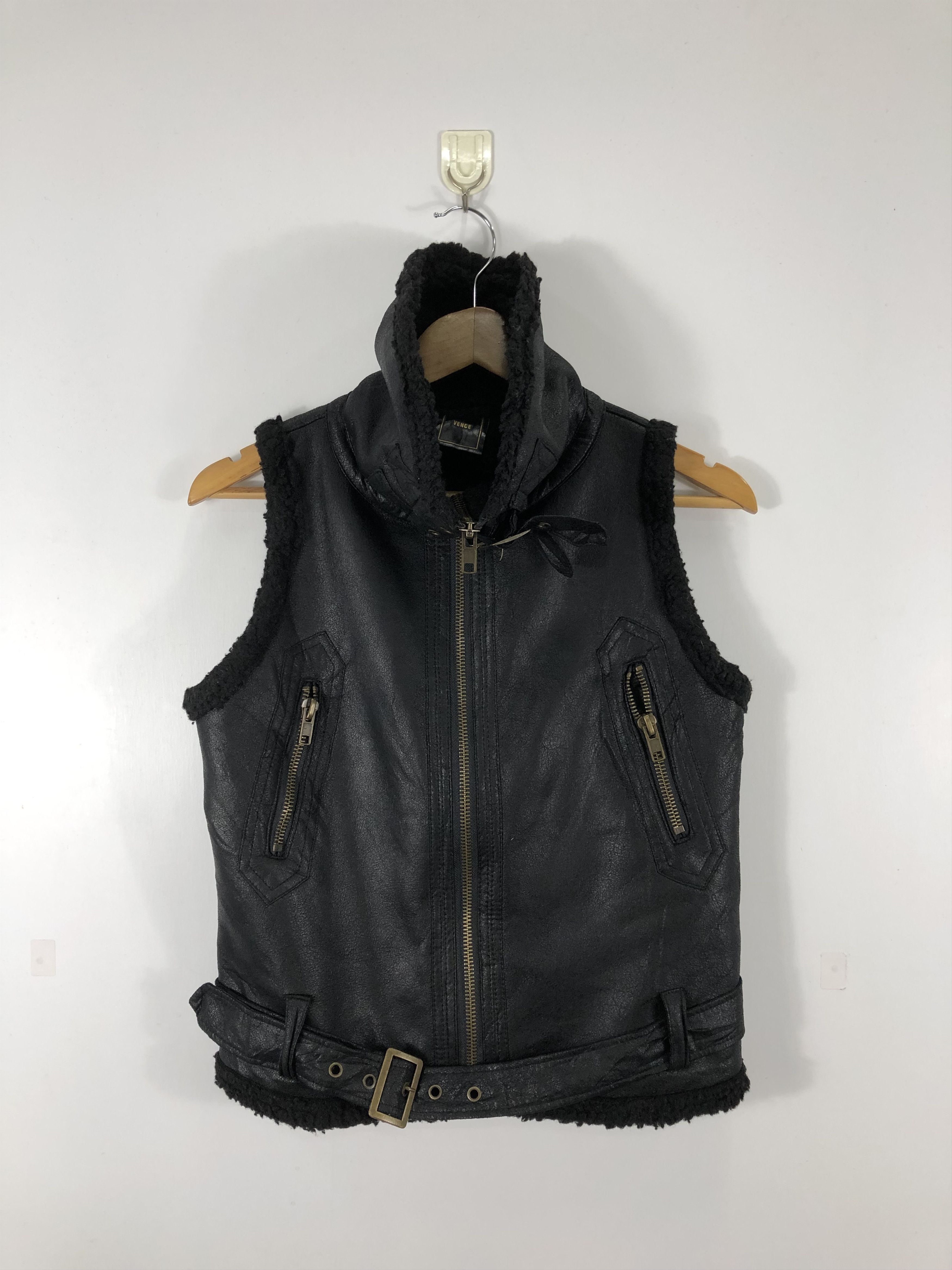 Japanese Brand Vintage Japanese Brand Sherpa Leather Motorcycle Vest J0601 Size US S / EU 44-46 / 1 - 1 Thumbnail