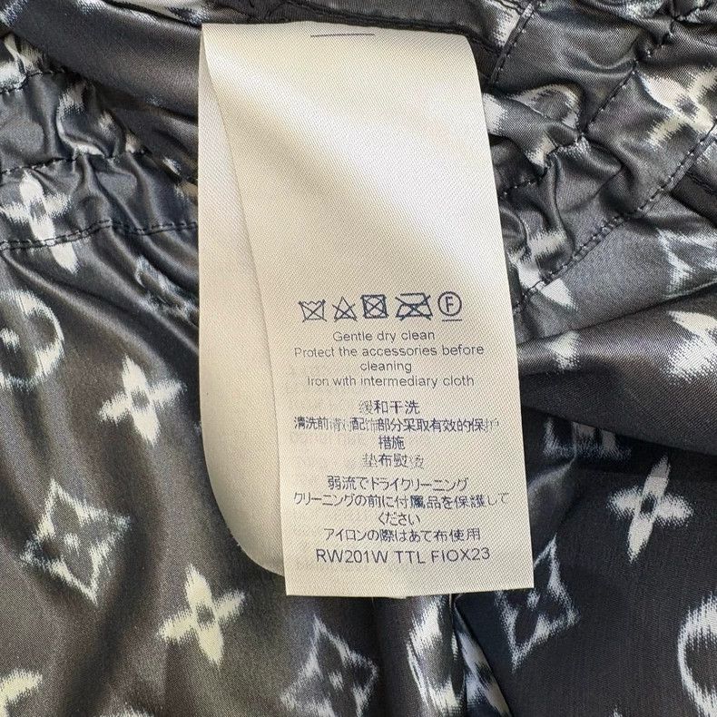 Louis Vuitton Louis Vuitton Black and grey logo full print hooded zipper Size XS / US 0-2 / IT 36-38 - 8 Thumbnail
