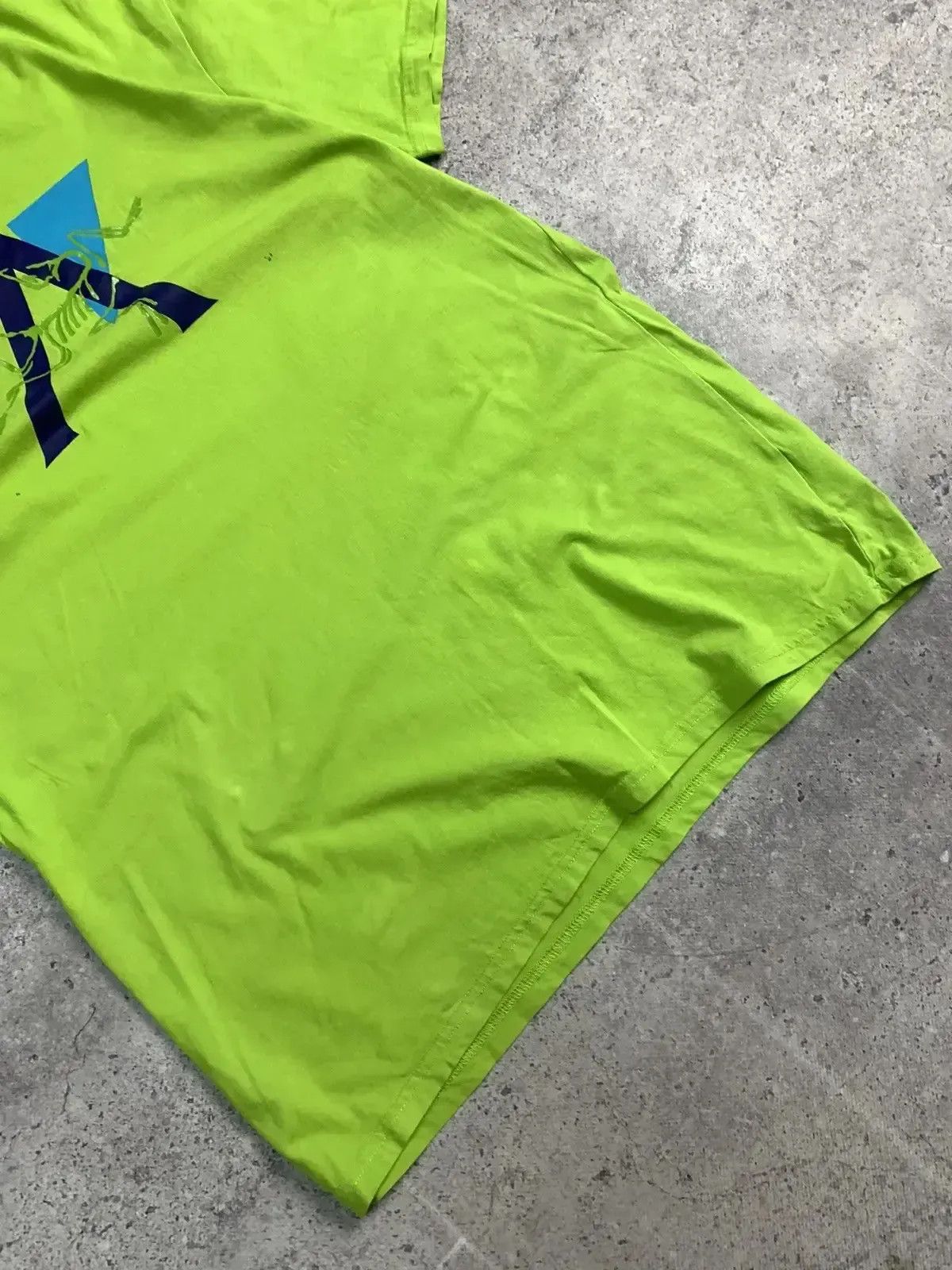 Arc'teryx × Vintage Arcteryx Hype Big Logo Streetwear Tee Size US L / EU 52-54 / 3 - 4 Thumbnail