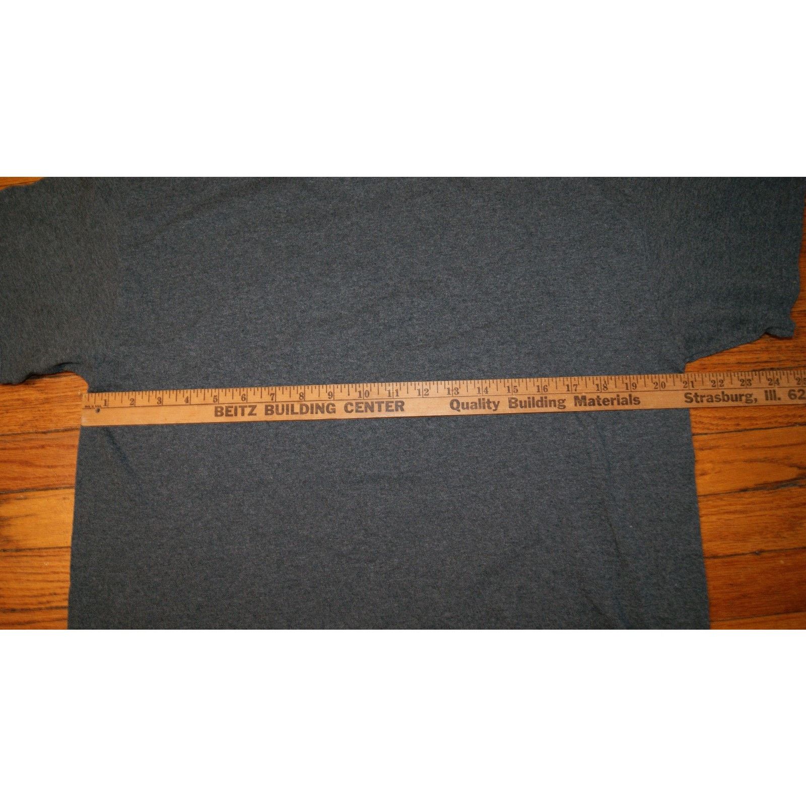NFL Chicago Bears Dark Gray Mens Large TShirt NFL Spell Out Size US L / EU 52-54 / 3 - 5 Thumbnail