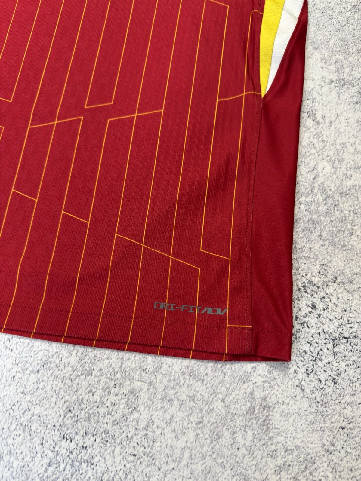 Nike Nike Liverpool 2024/25 Home Football Shirt Soccer Jersey Size US M / EU 48-50 / 2 - 11 Thumbnail