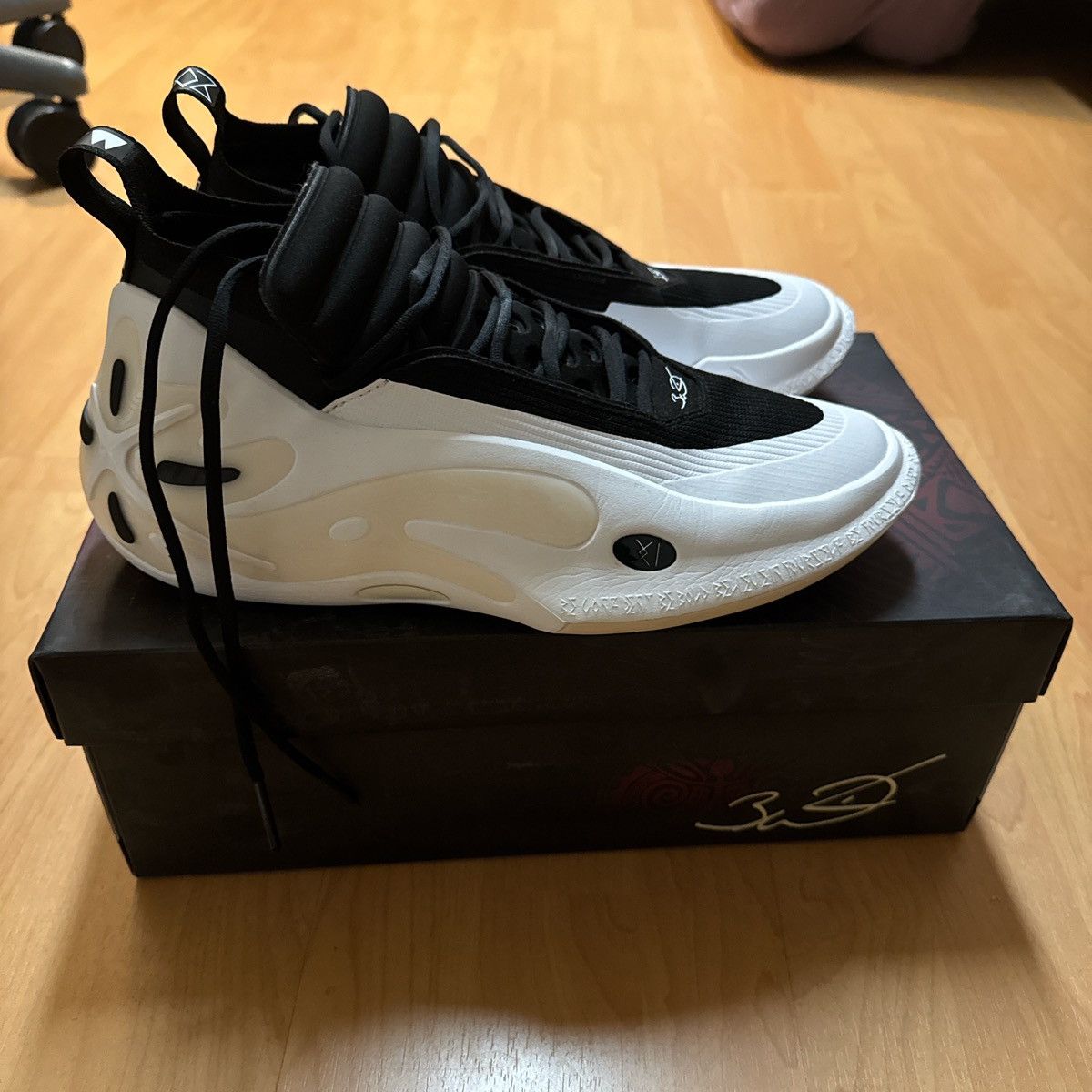 Li-Ning Way of Wade 11 Size US 9.5 / EU 42-43 - 3 Thumbnail