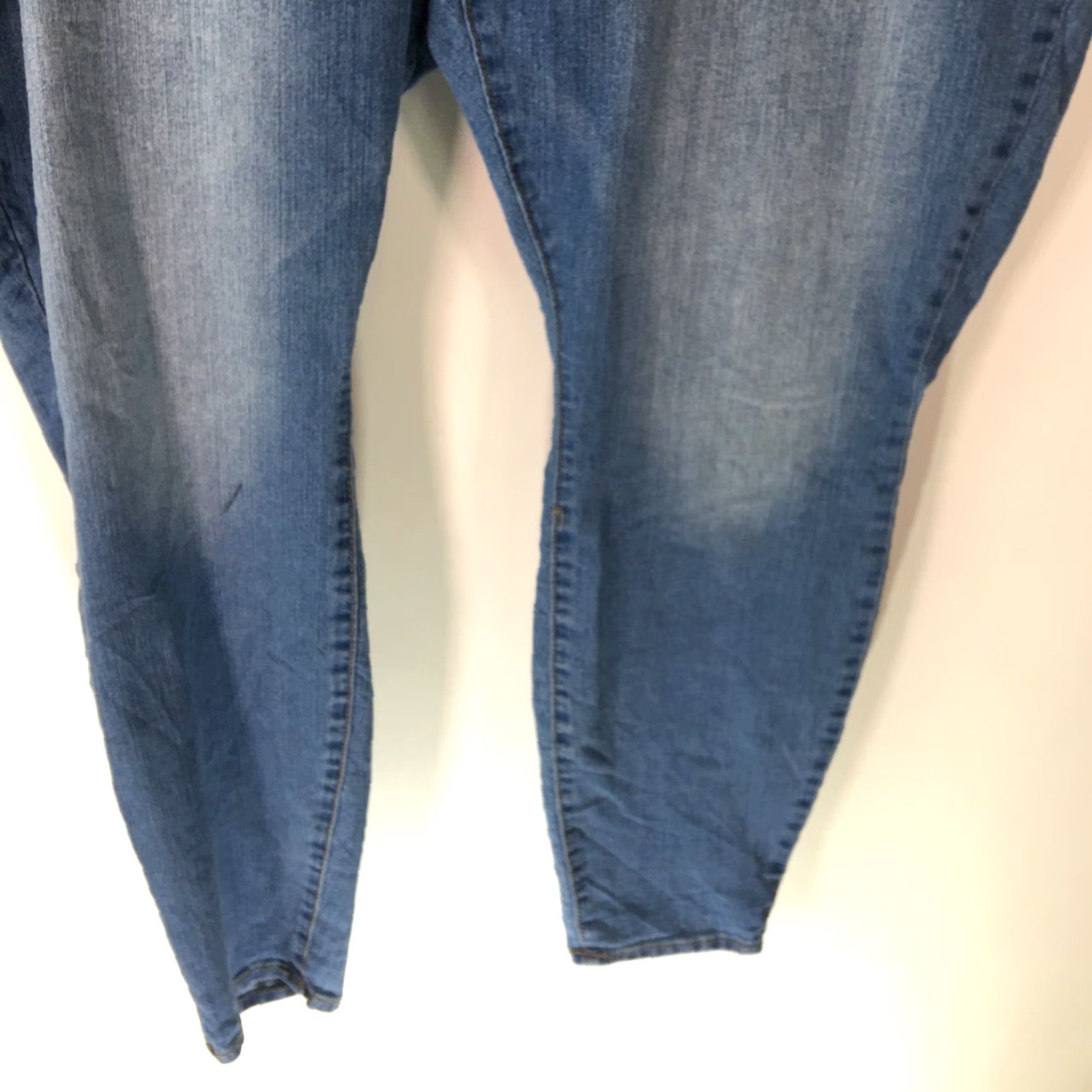 Old Navy VINTAGE Old Navy Womens Super Skinny Plus Straight Leg Blue Denim Jeans Size 24 46X30 Size 42" / US 20 - 4 Thumbnail