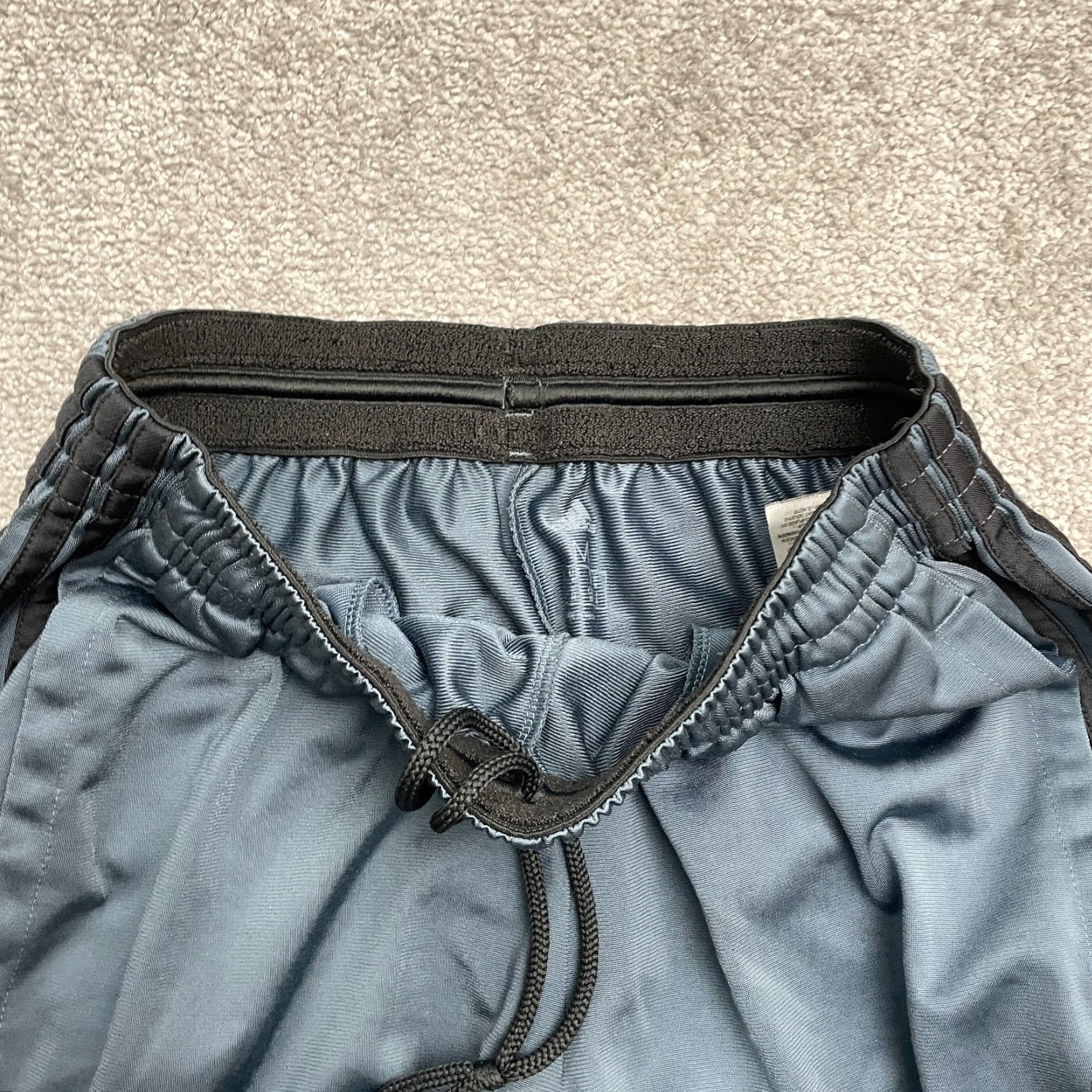 Adidas Adidas Basketball Training Shorts Men 26x9.5 Gray Elastic Active Athleisure Short Regular Waist 26in Drawstring Size US 26 / EU 42 - 5 Thumbnail