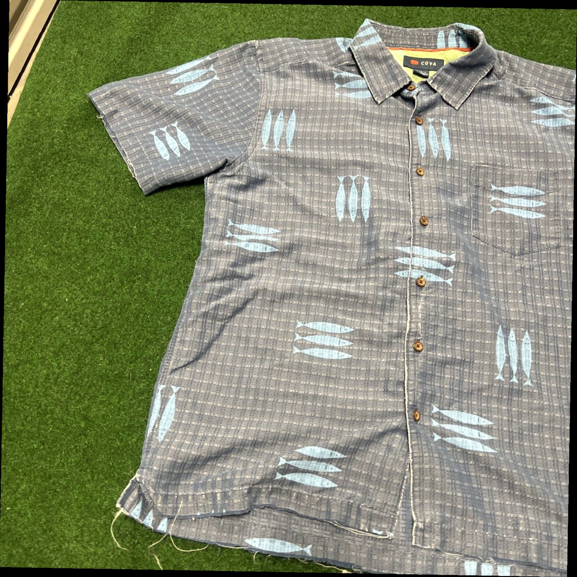 Vintage COVA Shirt Mens Large Blue Hawaiian Buttton Up Fishing Beach Vacation Frayed Size US L / EU 52-54 / 3 - 2 Thumbnail