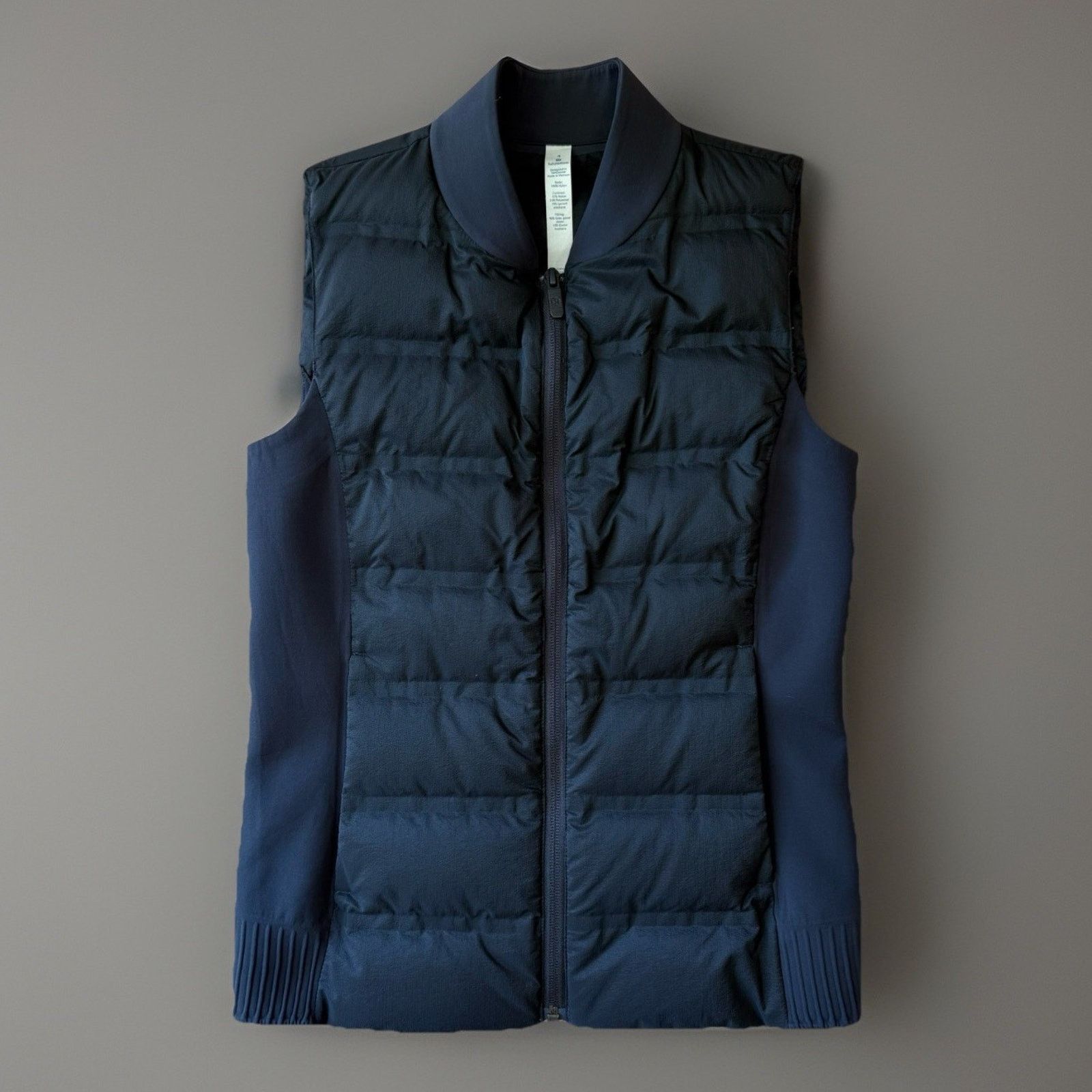Lululemon Lululemon Down For It All Vest Women's 4 Full Zip Outerwear Size S / US 4 / IT 40 - 1 Thumbnail