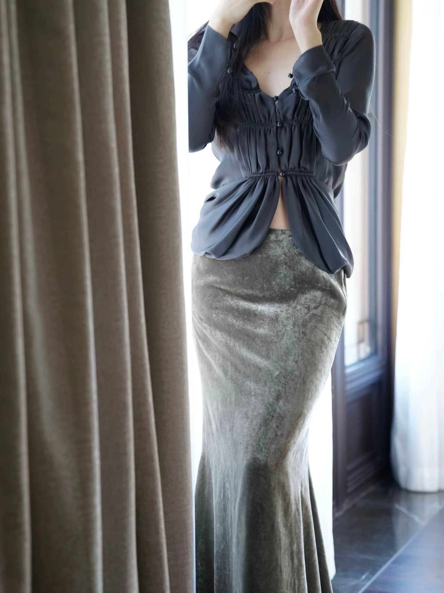 Giorgio Armani Giorgio Armani Vtg Silk Tin Gray Shirt (Italy) Size 27" / US 4 / IT 40 - 5 Thumbnail