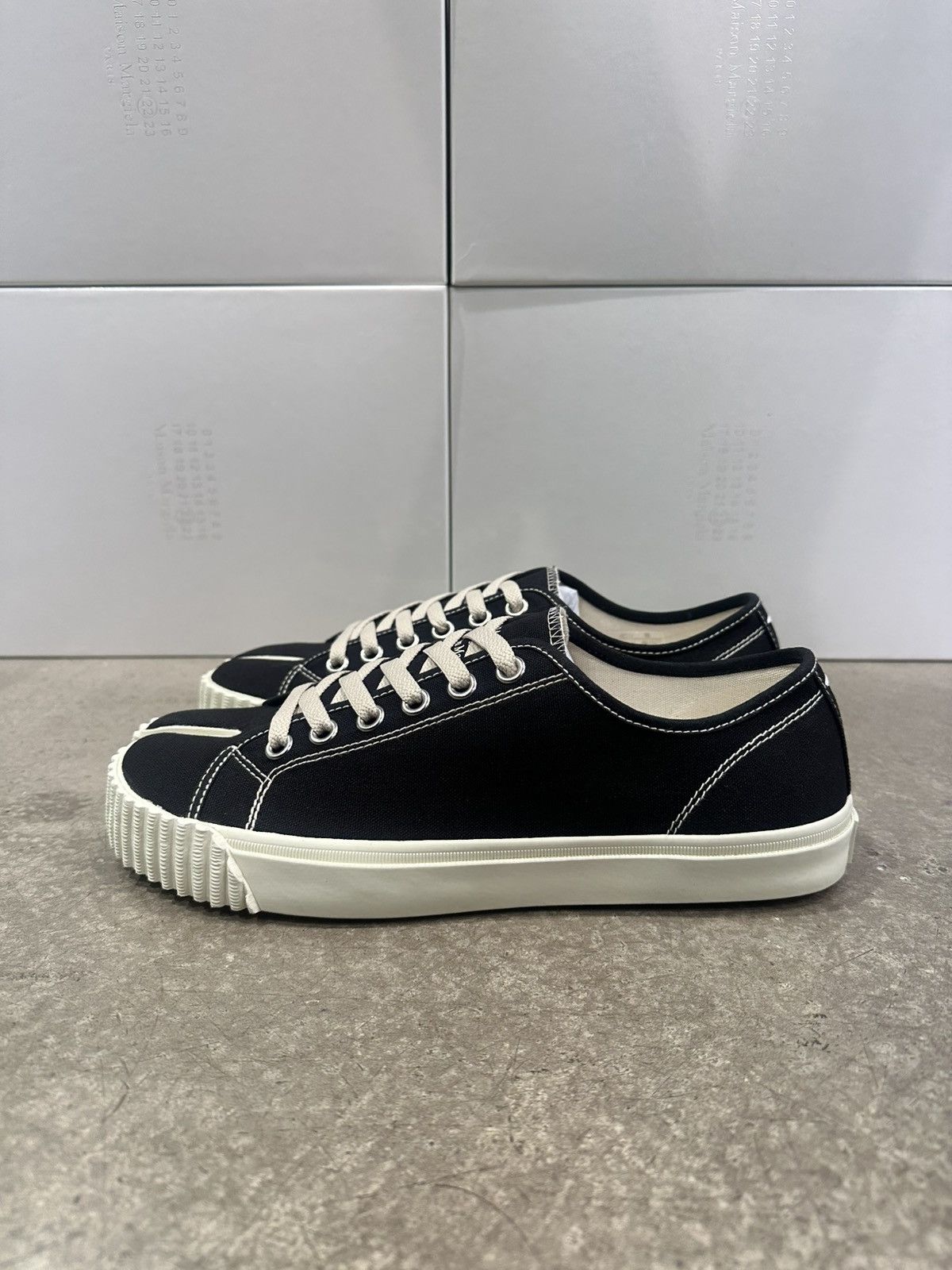 MAISON MARGIELA - Tabi Sneakers Low