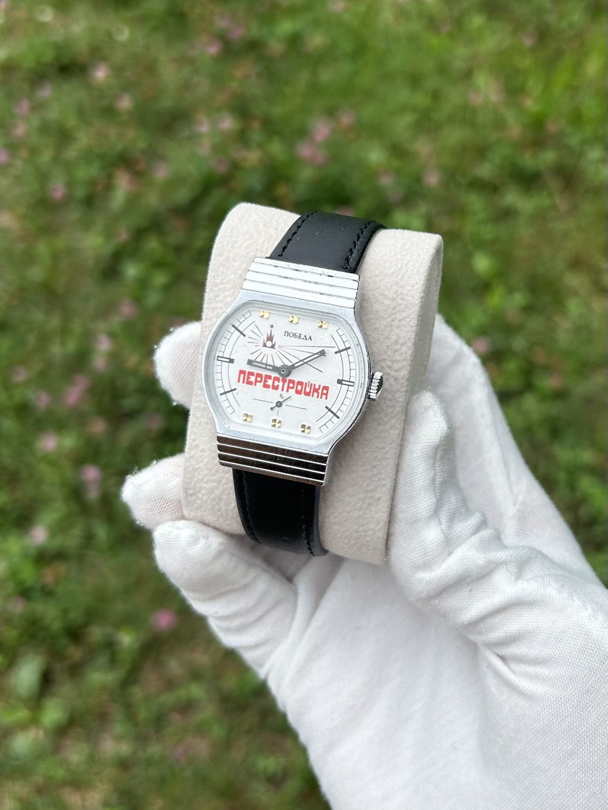 Vintage Vintage Watch Pobeda Soviet USSR Mechanical Authentic 1980s Size ONE SIZE - 5 Thumbnail