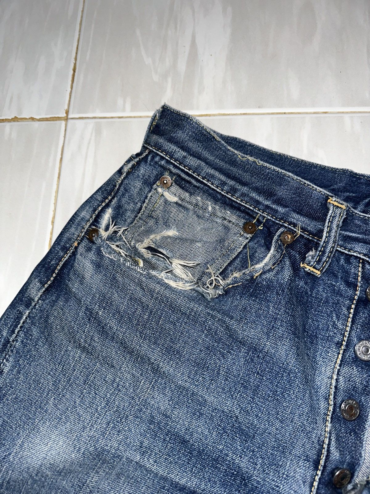 Levi's SOLD SOLD SOLD!! Vintage Levis big e 501 hidden rivet 1950’s Size US 31 - 11 Thumbnail