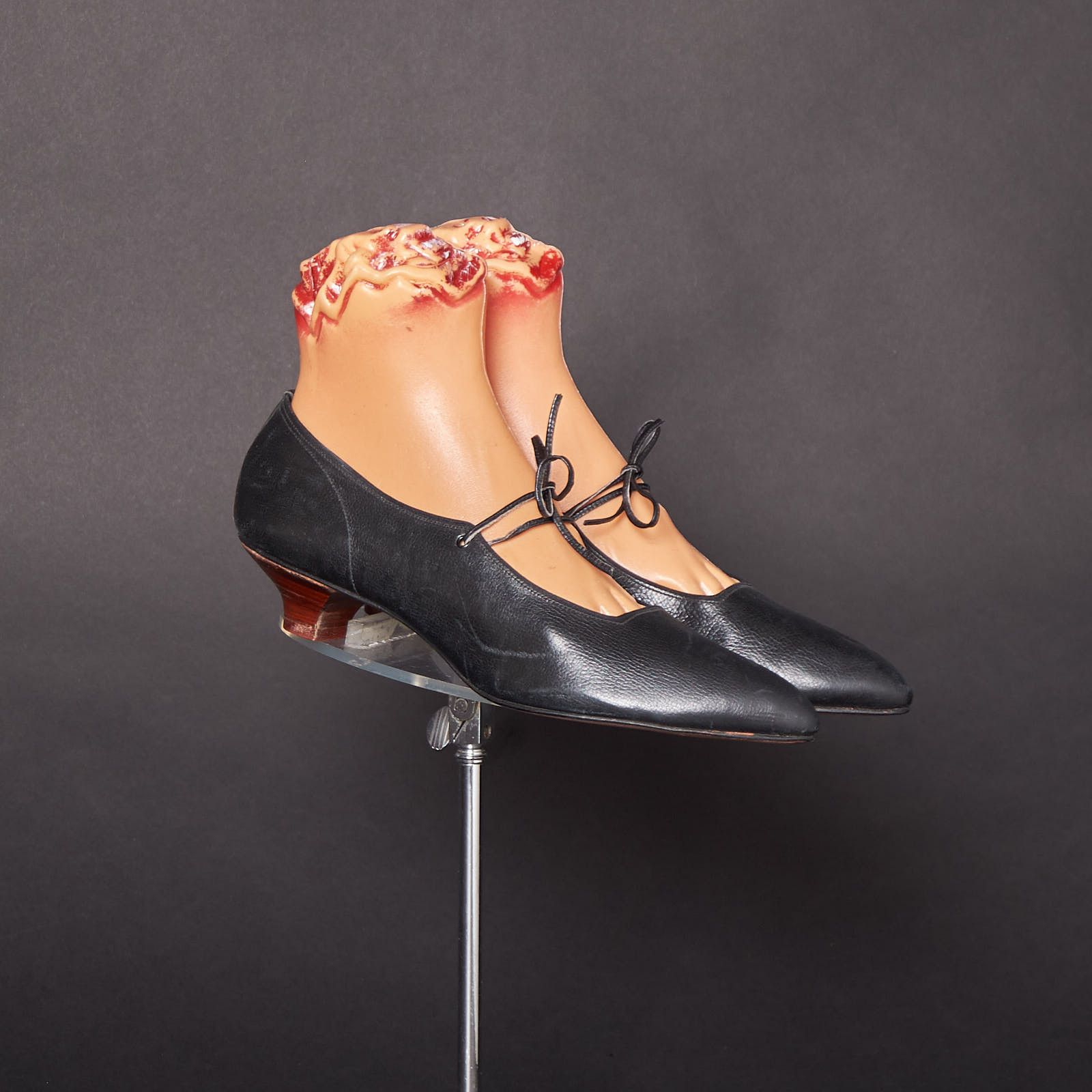 1970s Mod Black Patinos Shoes Kitten Heels