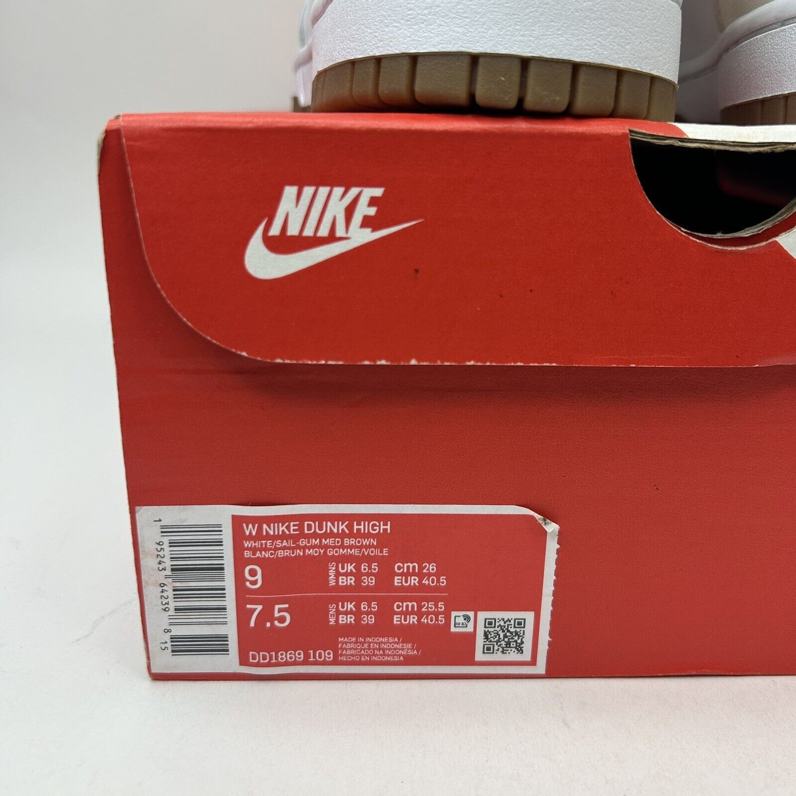 Nike Nike Dunk High WMNS “Sail Gum White” 2023 Size US 9 / IT 39 - 5 Thumbnail