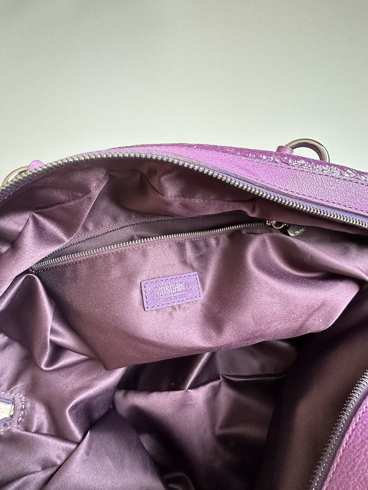 Moschino Moschino Purple Crinkled Patent Double Zip Pocket Duffel Bag Size ONE SIZE - 17 Thumbnail