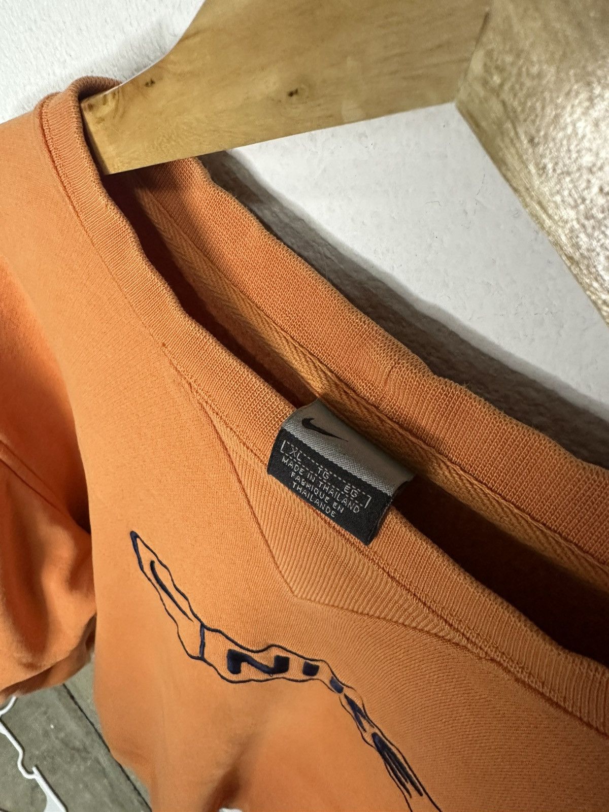 Nike Vintage Nike Orange Embroidered Crewneck Size US XL / EU 56 / 4 - 3 Thumbnail