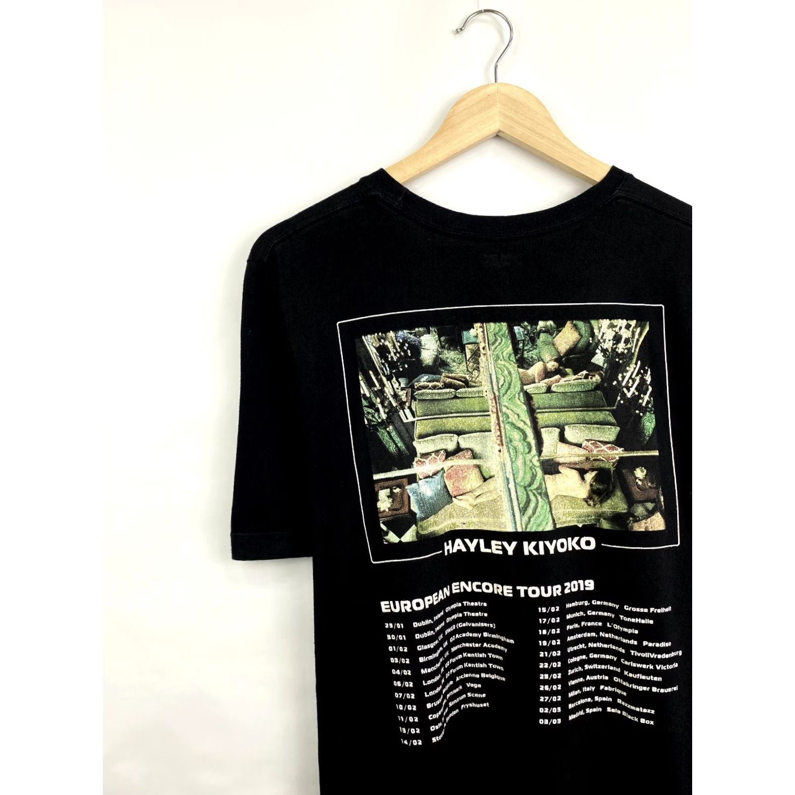 Gildan Hayley Kiyoko American Sexy girl t-shirt rare retro Y2K hype L black Mens T-Shirt Size US L / EU 52-54 / 3 - 3 Thumbnail