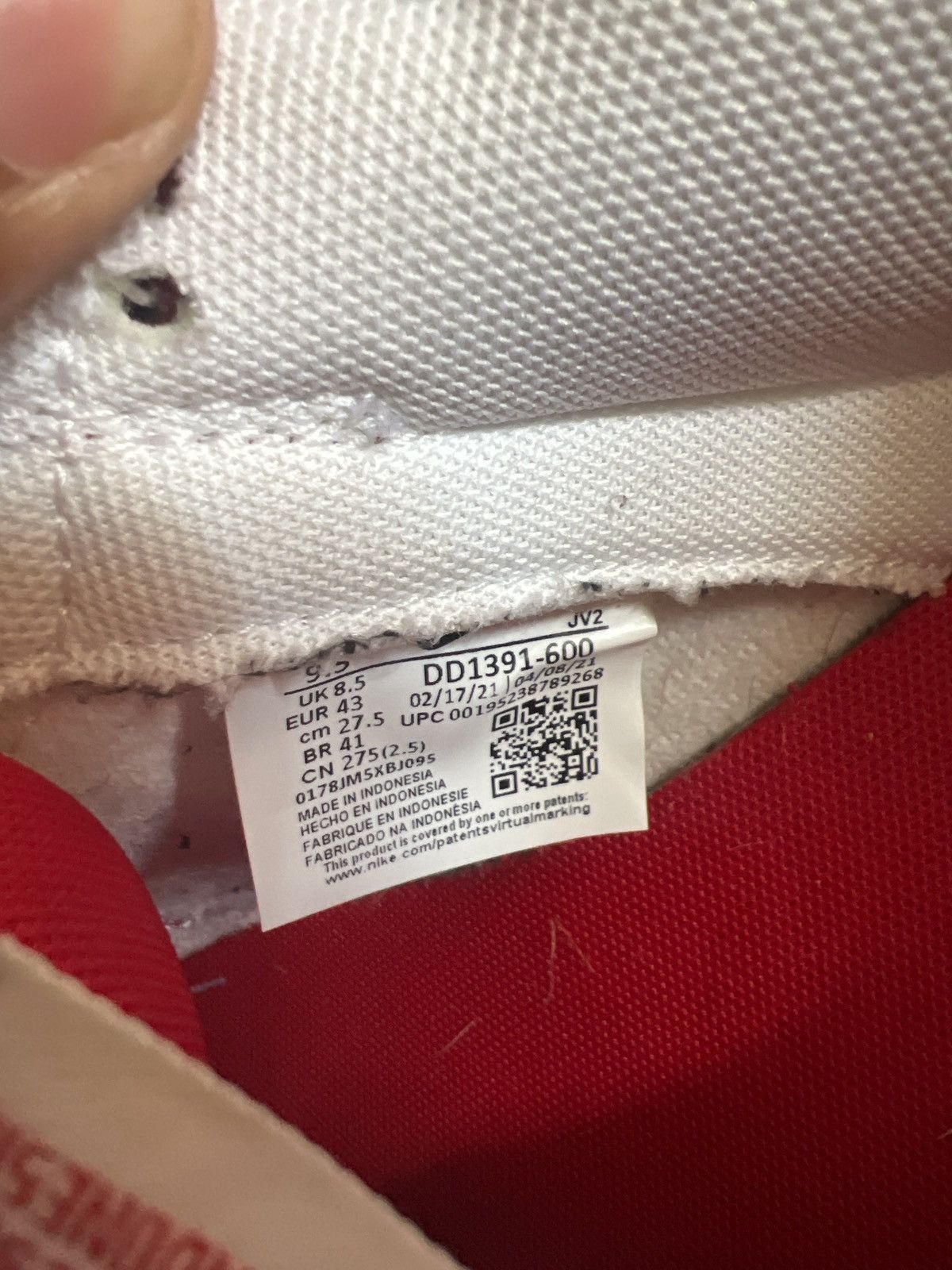 Nike × Other championship red dunks Size US 9.5 / EU 42-43 - 6 Thumbnail