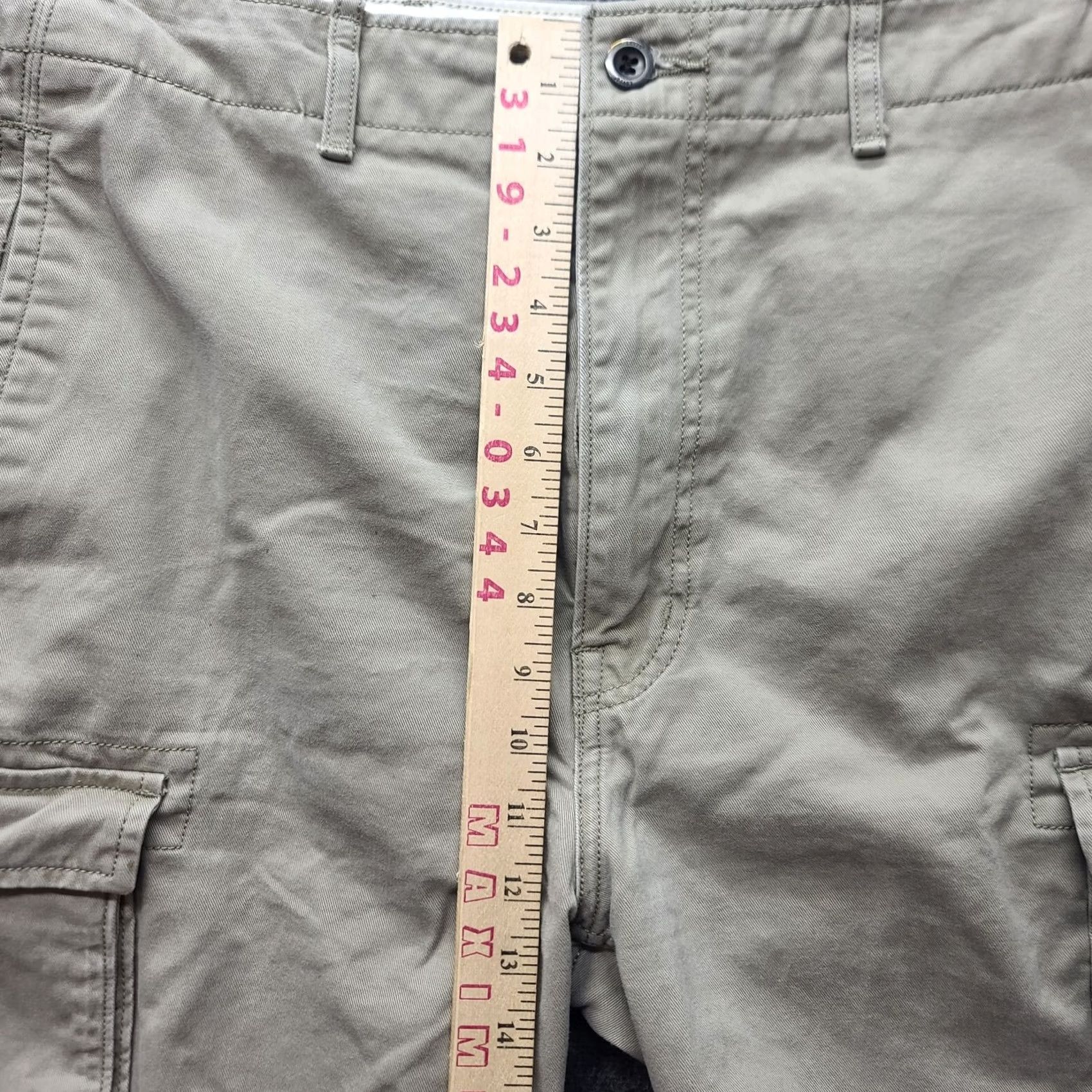 Levi's Levi's Cargo Shorts Mens 38 Relaxed Fit 11" Inseam Beige Cotton Cargo Pocket 90s Outdoor Mens Size US 38 / EU 54 - 6 Thumbnail