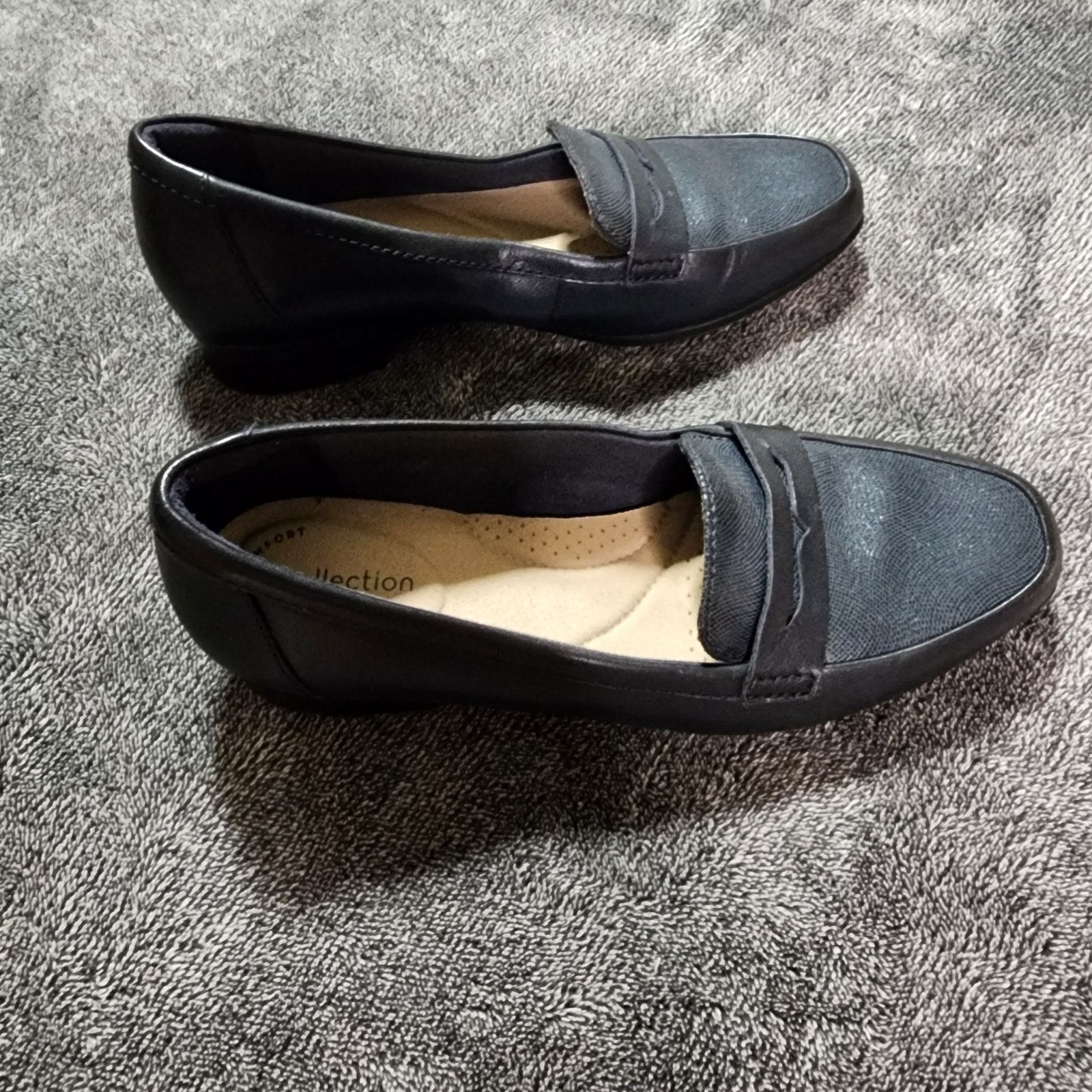 Clarks Clarks Navy blue shoes 1in. Heel size 5.5 womens b2 Size US 5.5 / IT 35.5 - 3 Thumbnail