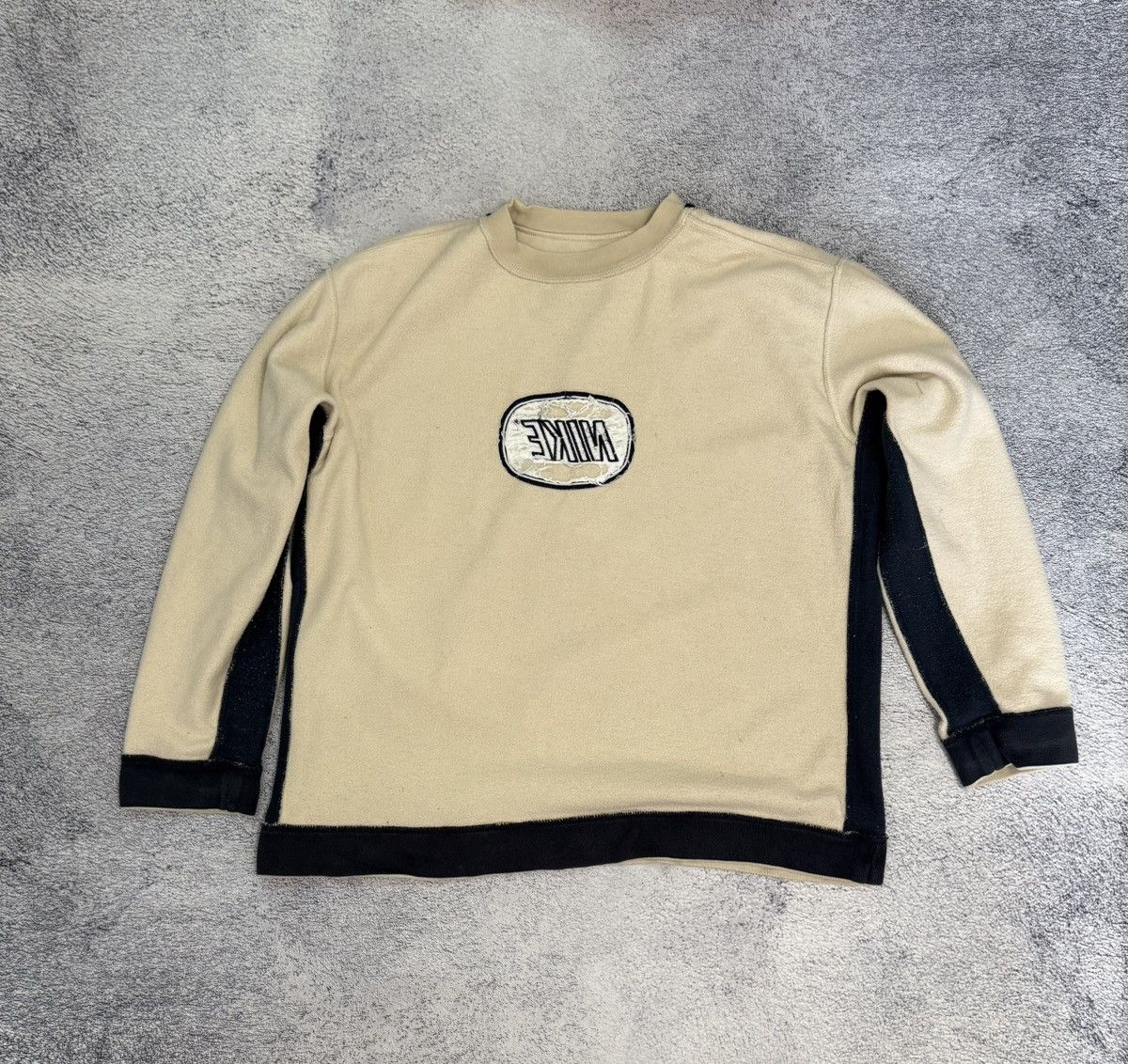 Nike Vintage Nike Center Logo Sweatshirt XXL XXXL Y2K Swoosh Size US XXL / EU 58 / 5 - 9 Thumbnail
