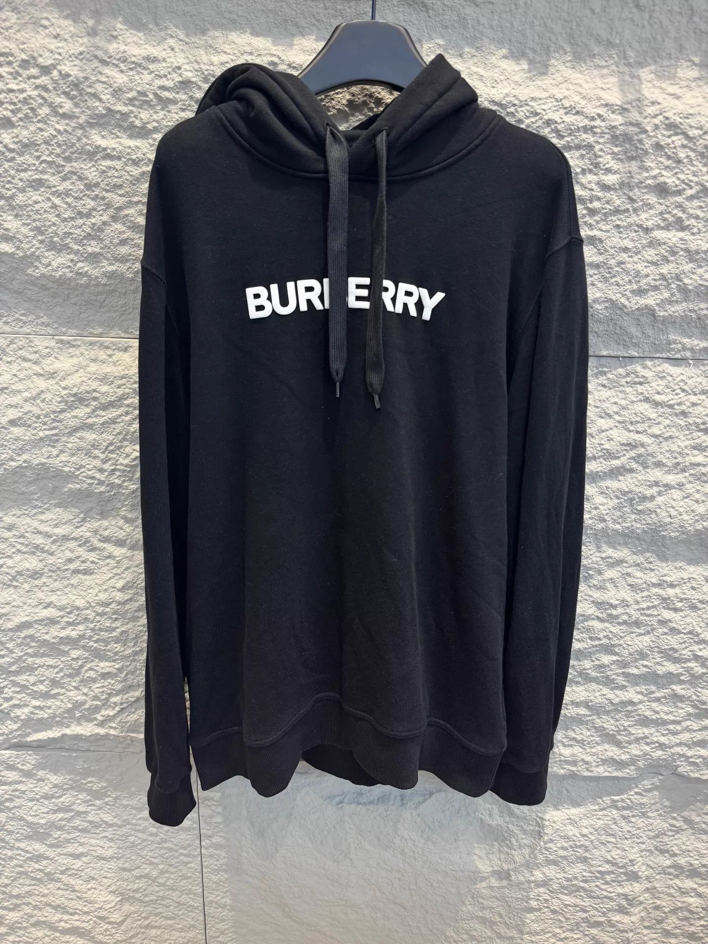 Burberry Burberry Black Hoodie L White Embroidered Logo Size US L / EU 52-54 / 3 - 1 Thumbnail