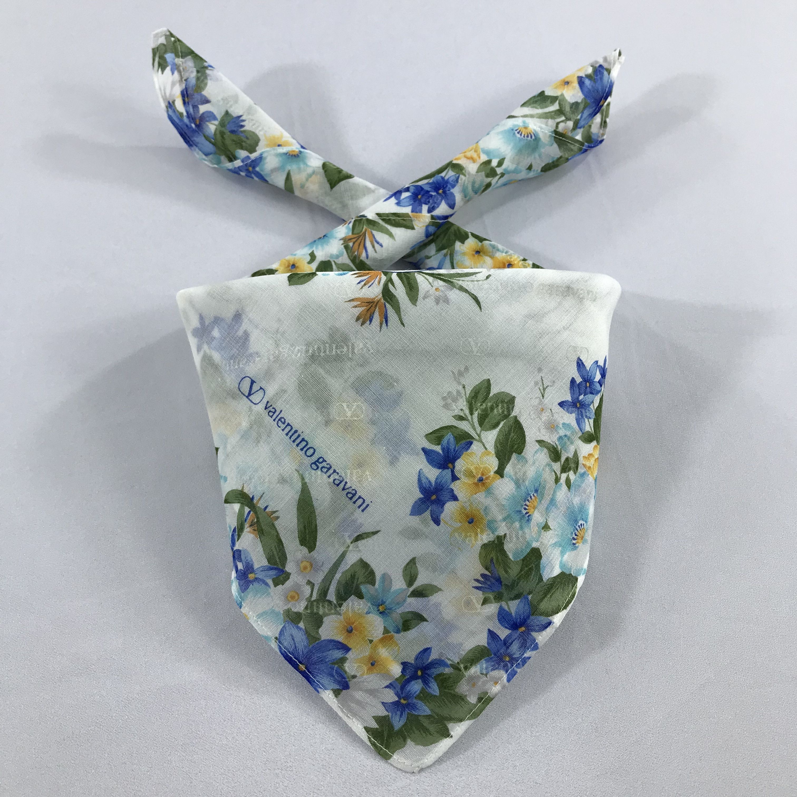 Valentino × Vintage Valentino Garavani Bandana / Handkerchief/Neckerchief -S1971 Size ONE SIZE - 3 Thumbnail