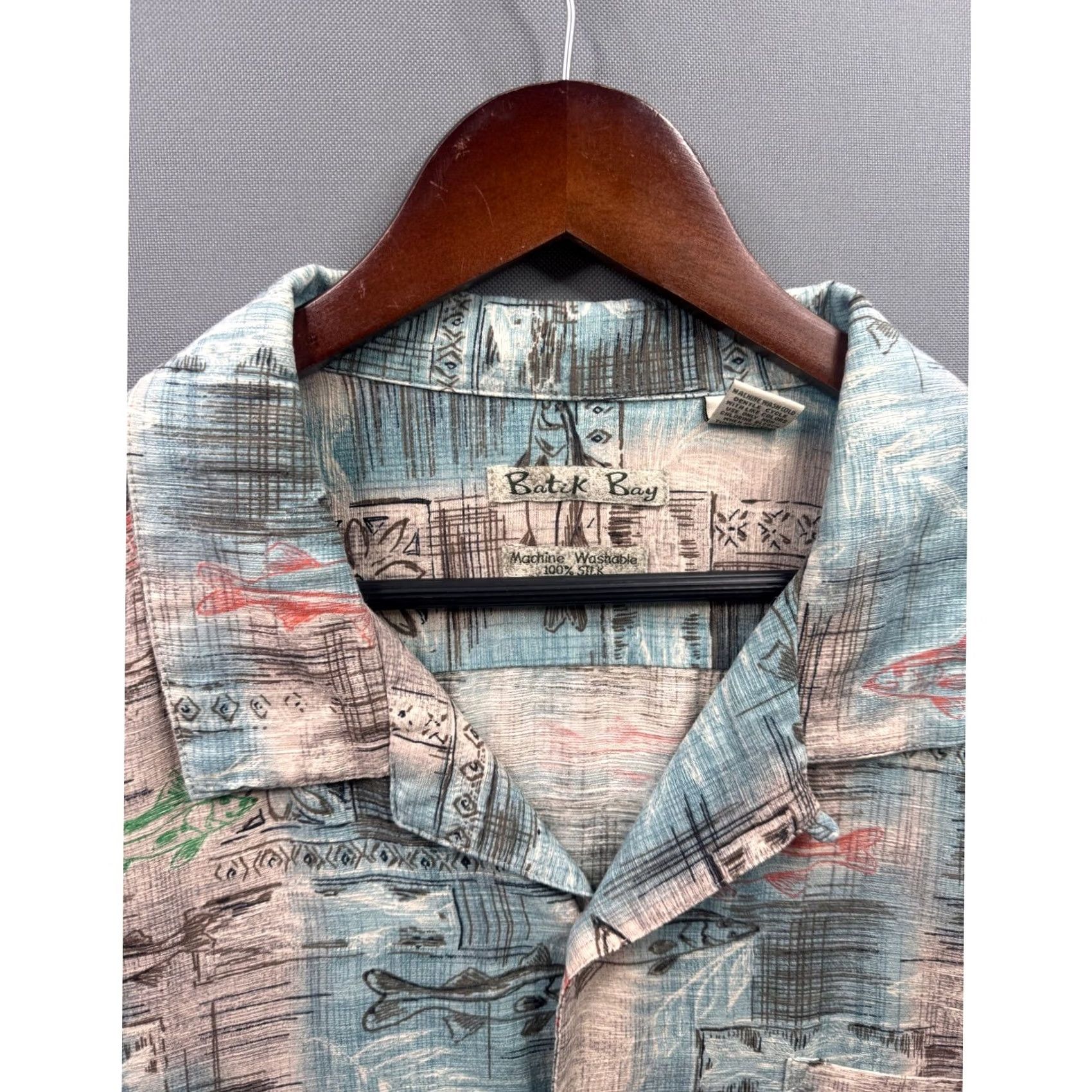 Vintage Batik Bay Shirt XXL Blue Tan 100% Silk Short Sleeve Fish Print Camp Mens Size US XXL / EU 58 / 5 - 3 Thumbnail