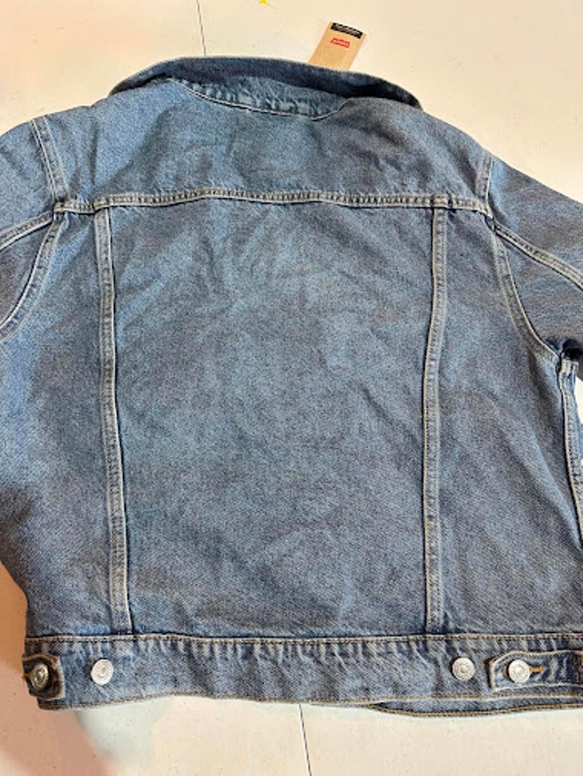 Other Levis Trucker Denim Jacket Mens L Light Wash Classic NWT Size US L / EU 52-54 / 3 - 2 Thumbnail