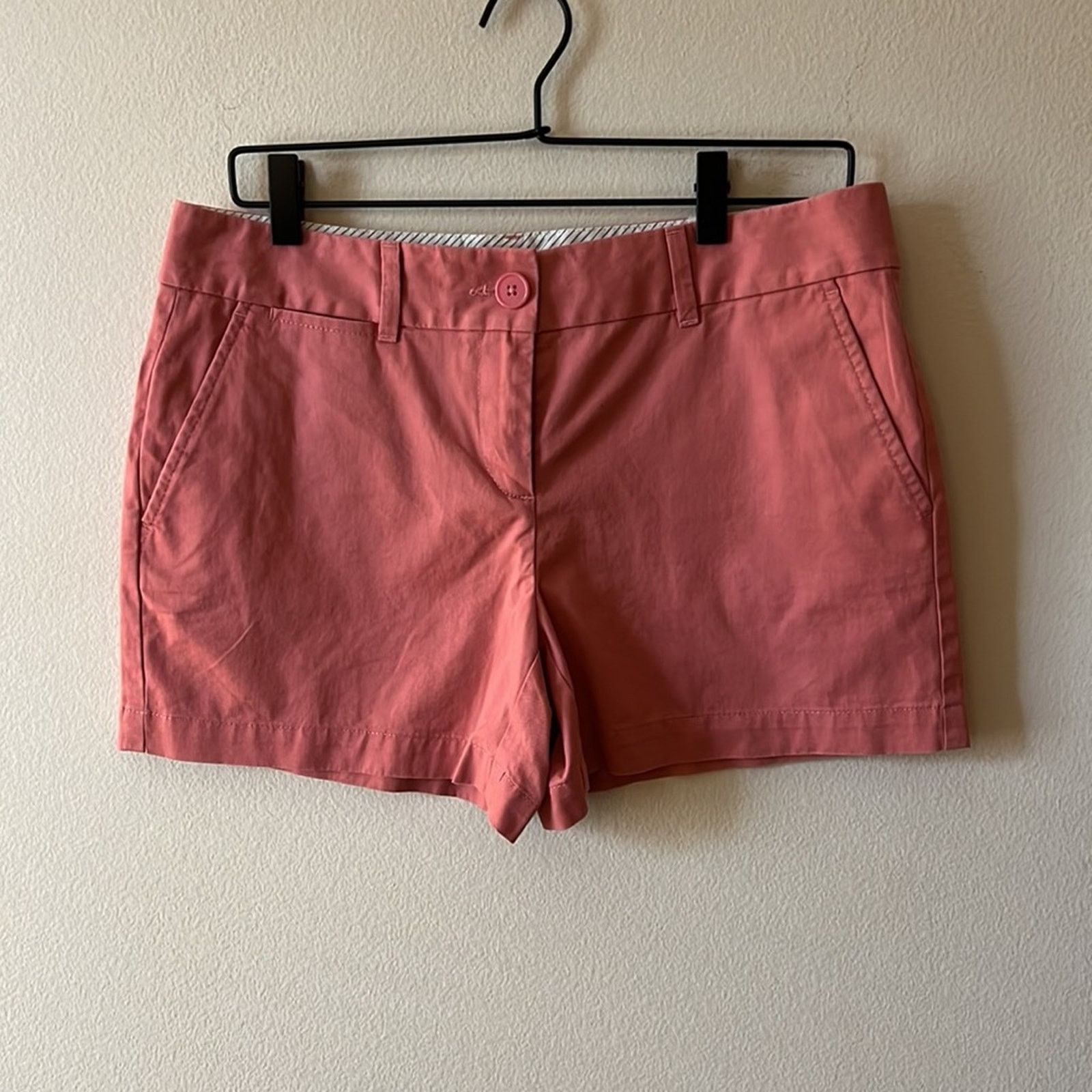 Loft LOFT Chino 4” Inseam Cotton Shorts Size 4 Size 27" / US 4 / IT 40 - 3 Thumbnail