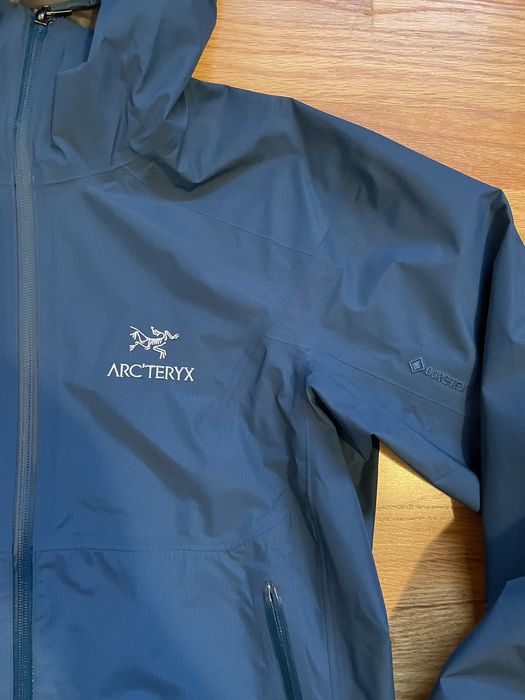 Arc'Teryx Women’s Arc’teryx goretex rain jacket/shell | Grailed