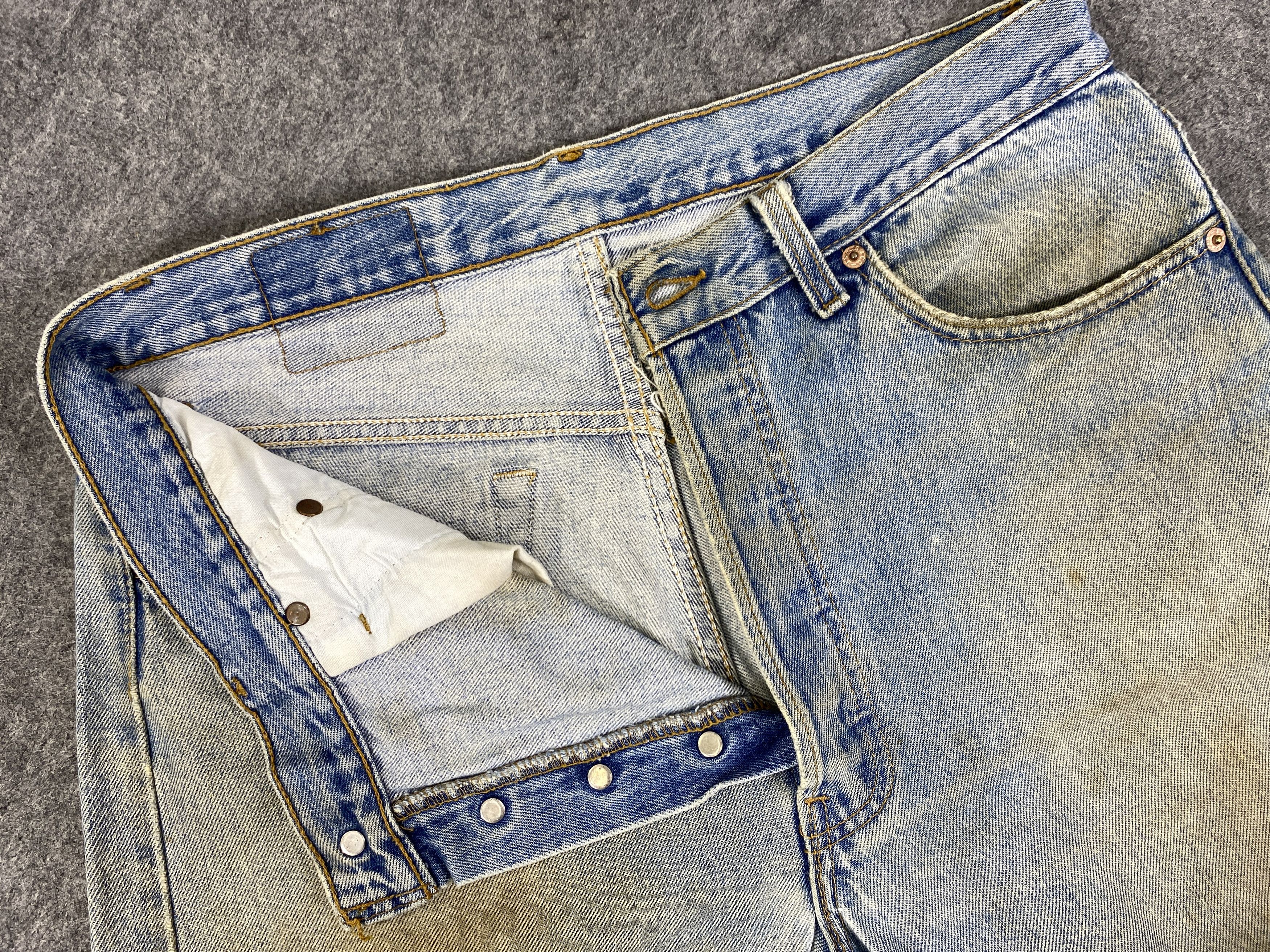 Japanese Brand Dirty Light Blue Vintage Levis 501 USA Jeans 33x29 - JN3176 Size US 33 - 7 Thumbnail