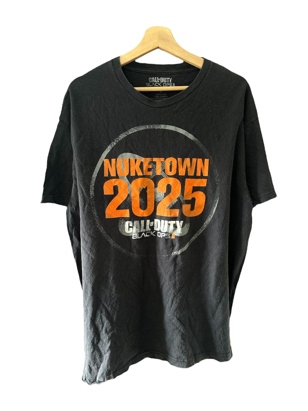 Playstation × Vintage Vintage 2012 Call Of Duty “Nuketown 2025” Video Game T-Shirt Size US XL / EU 56 / 4 - 1 Thumbnail