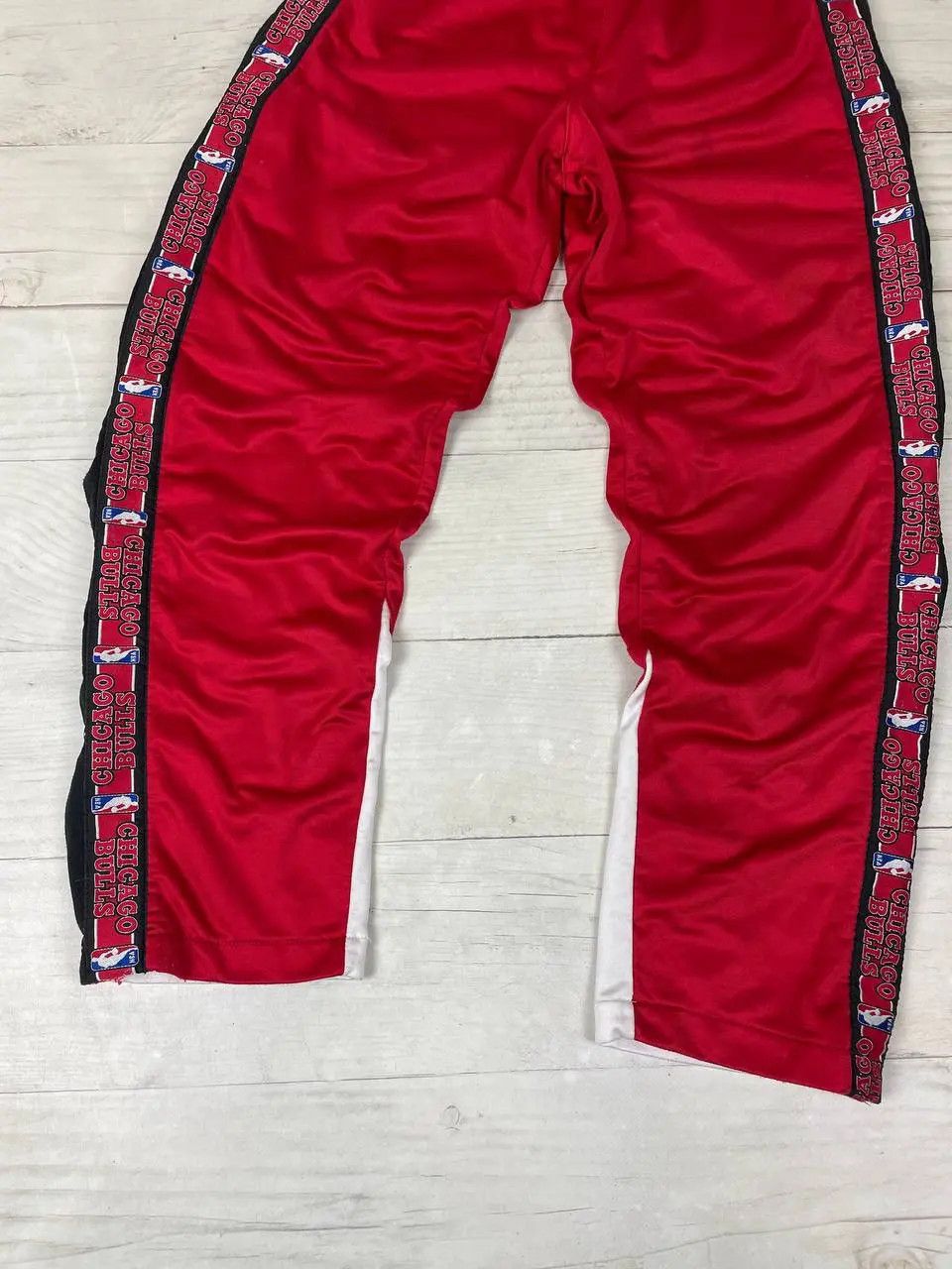 Champion Vintage Champion Chicago Bulls Basketball 90s Track Pants Size US 32 / EU 48 - 4 Thumbnail