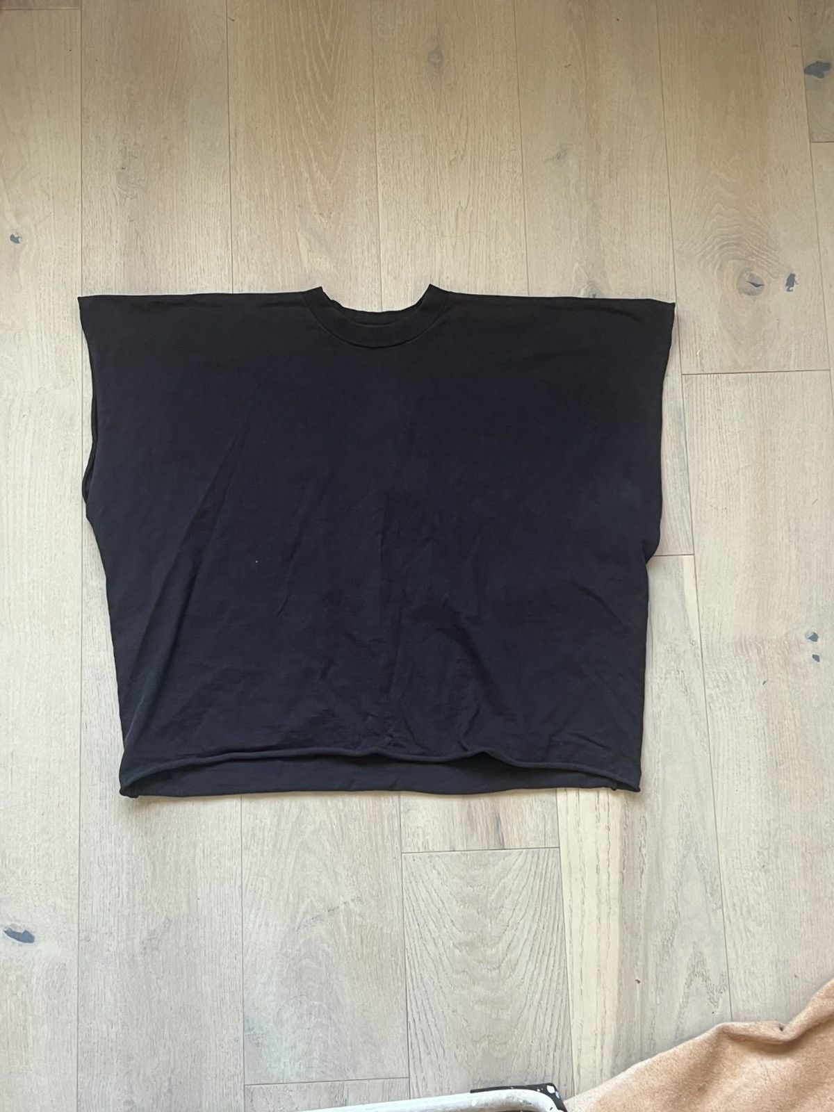 Yeezy Yeezy one small black boxy t shirt size 1 Size US S / EU 44-46 / 1 - 2 Thumbnail