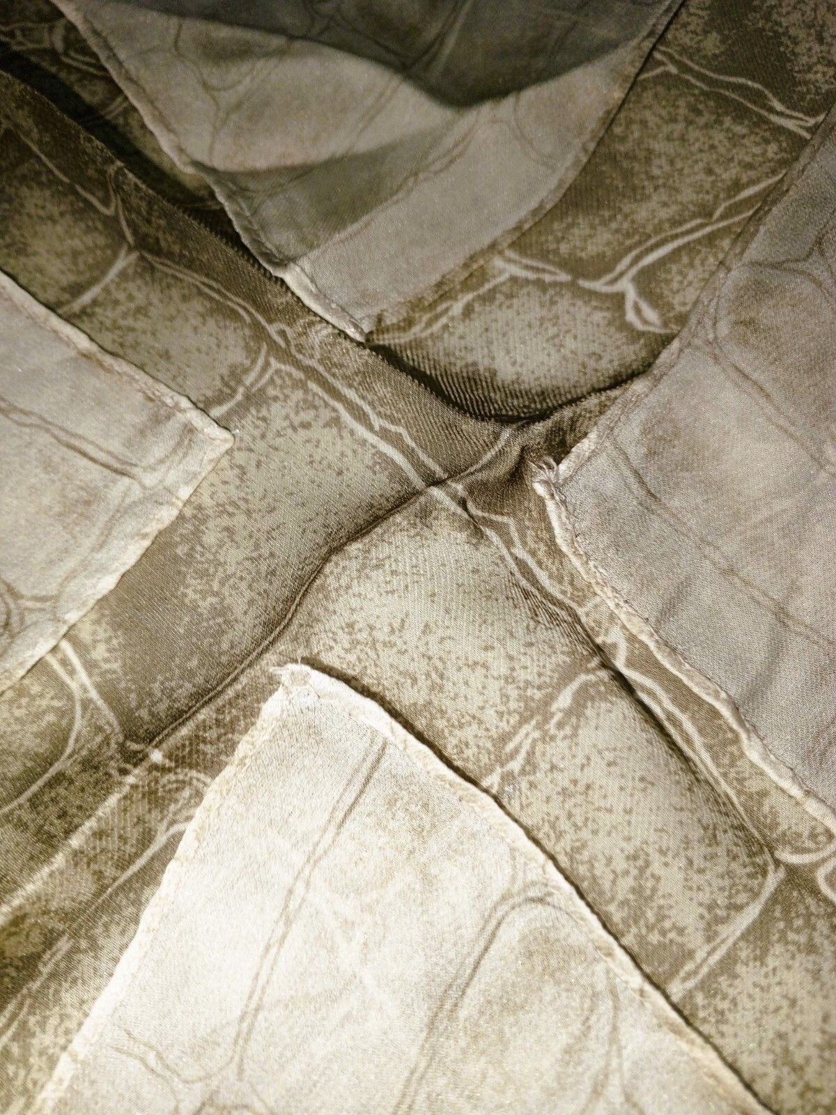 Valentino VALENTINO GARAVANI ITALY Gray Crocodile Skin Silk Scarf Size ONE SIZE - 9 Thumbnail