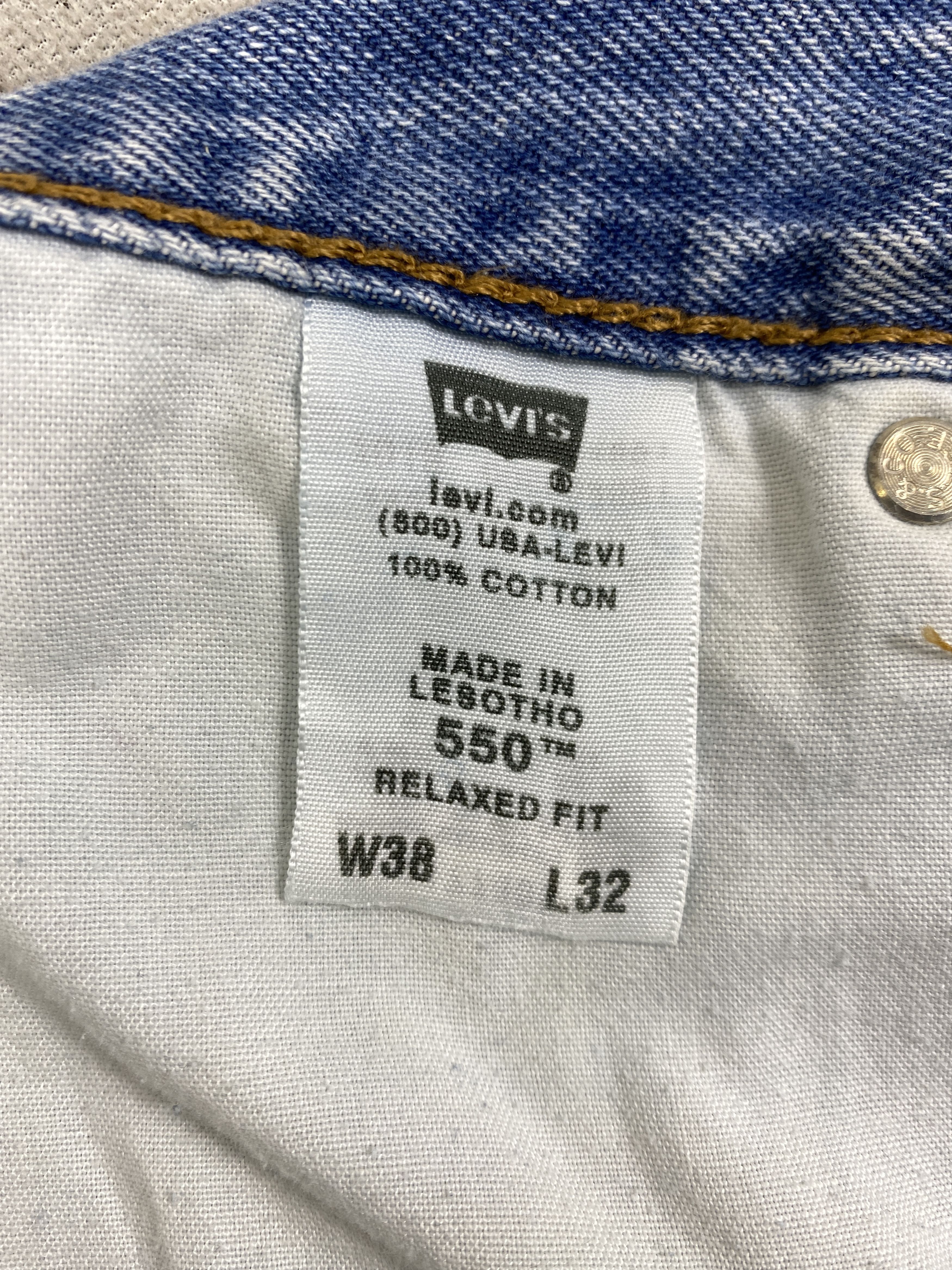 Levi's Mid Blue Vintage Levi's 550 Jeans 39x31 Denim -SJ033 Size US 39 - 9 Thumbnail