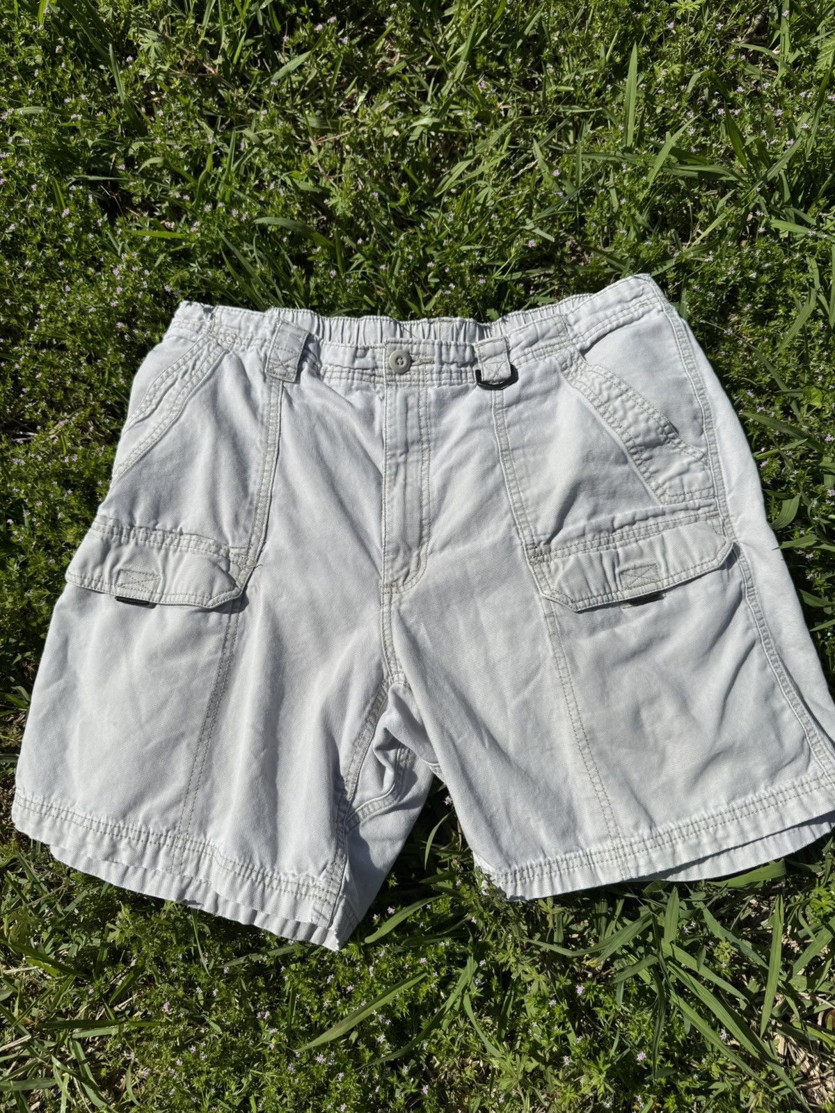 Vintage × Wrangler Light grey vintage cargo shorts with adjustable waist belt☀️ Size US 35 - 1 Thumbnail