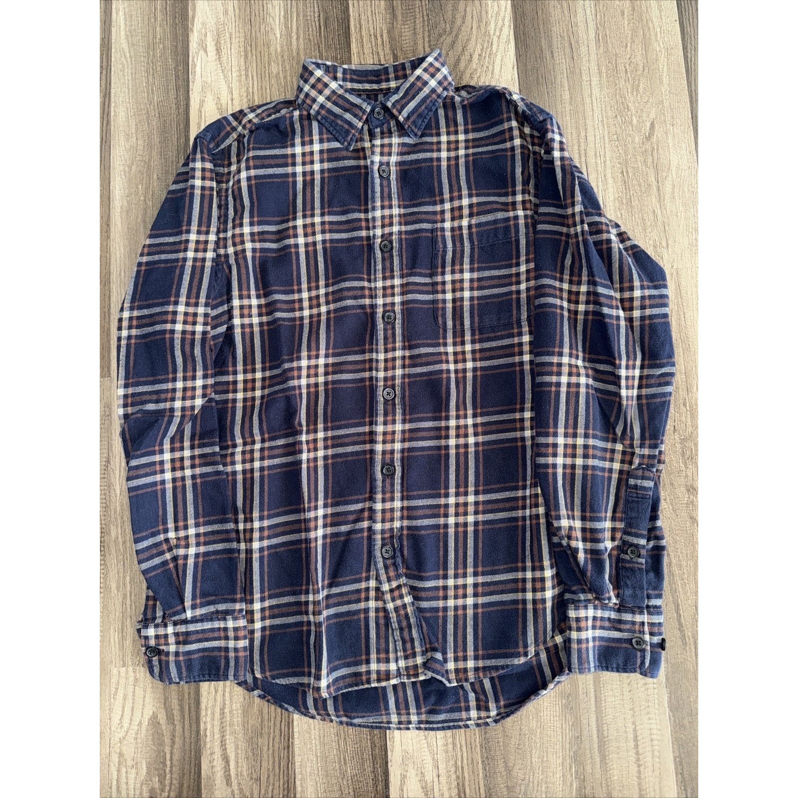 Uniqlo Uniqlo Plaid Flannel Button Up Navy Blue Small Size US S / EU 44-46 / 1 - 1 Thumbnail