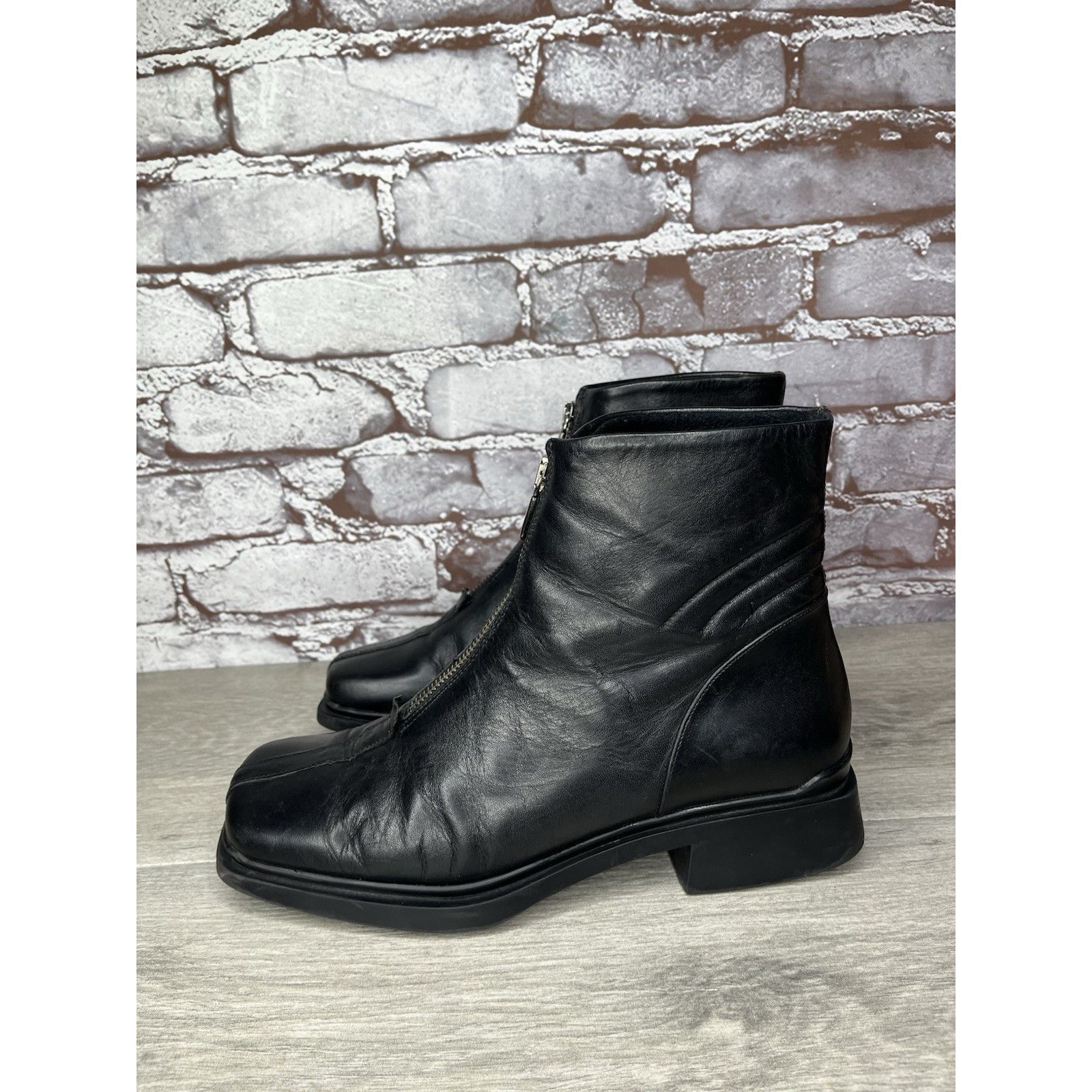 Aquatalia Aquatalia Italy Black Leather Center Zip Ankle Heel Boots Wo Size US 8 / IT 38 - 1 Thumbnail