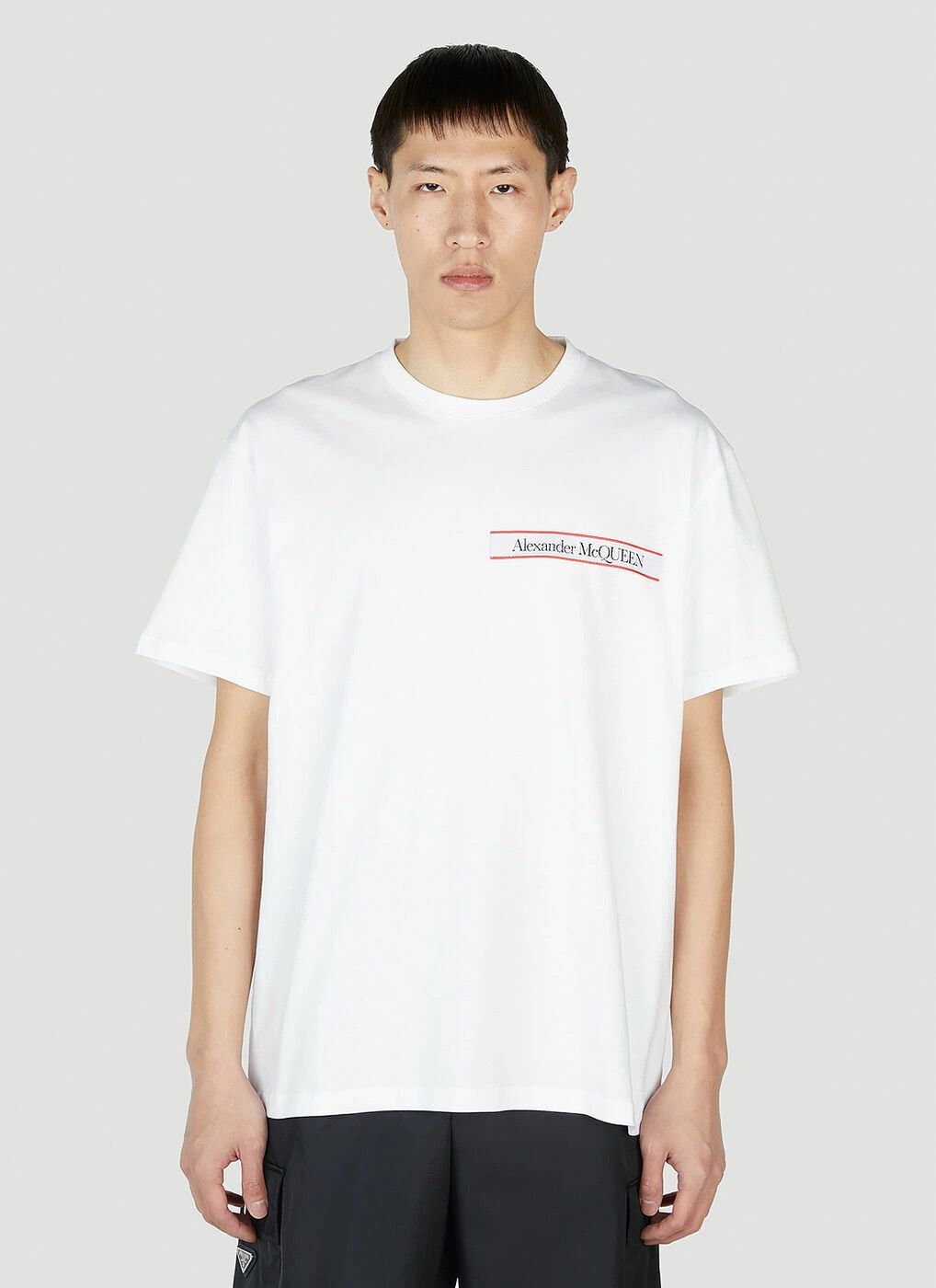 Alexander McQueen o1y1024 T-Shirt In White Size US XL / EU 56 / 4 - 1 Thumbnail