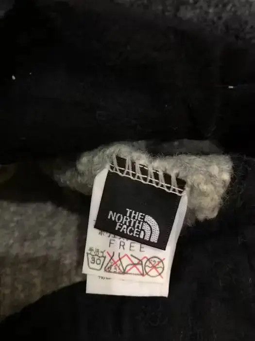The North Face Vintage The North Face Plain Beanie Hat Size ONE SIZE - 4 Thumbnail