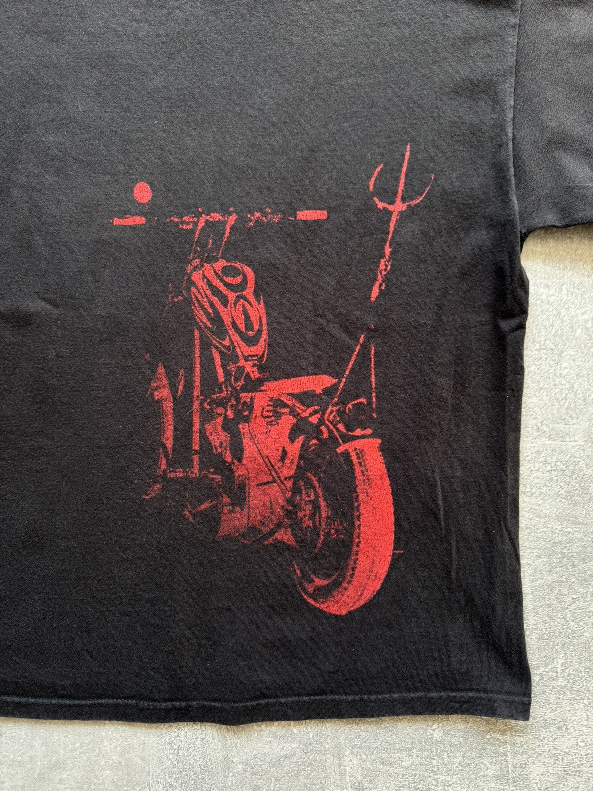 Harley Davidson × Vintage × West Coast Choppers Vintage Rare West Coast Choppers Biker Sun Faded Tee Size US L / EU 52-54 / 3 - 4 Thumbnail