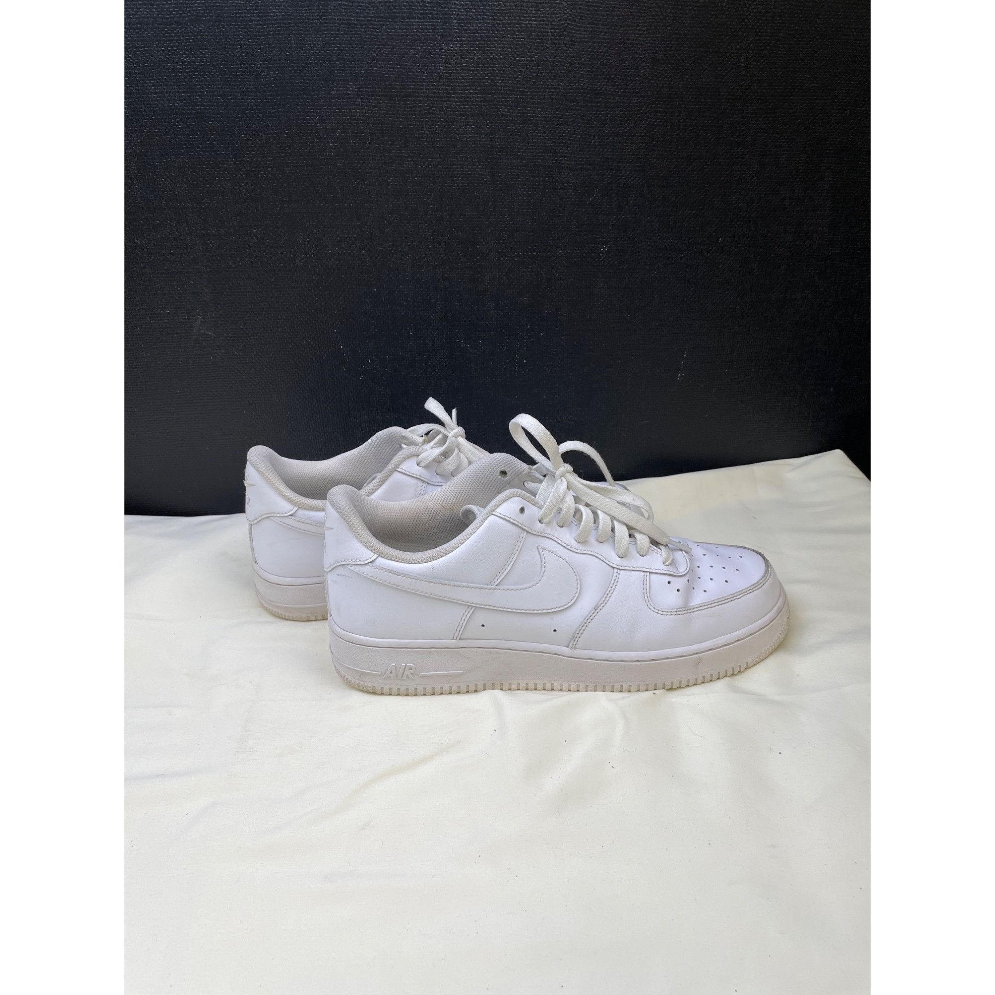 Nike Nike Men White Air Force 1 Low Shoes Sneakers Shoes Size 11. Size US 11.5 / EU 44-45 - 3 Thumbnail