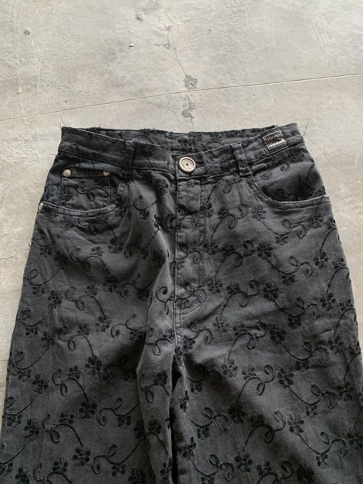 Designer × Versace × Vintage versace all over design floral embroidery luxury Size US 27 - 4 Thumbnail