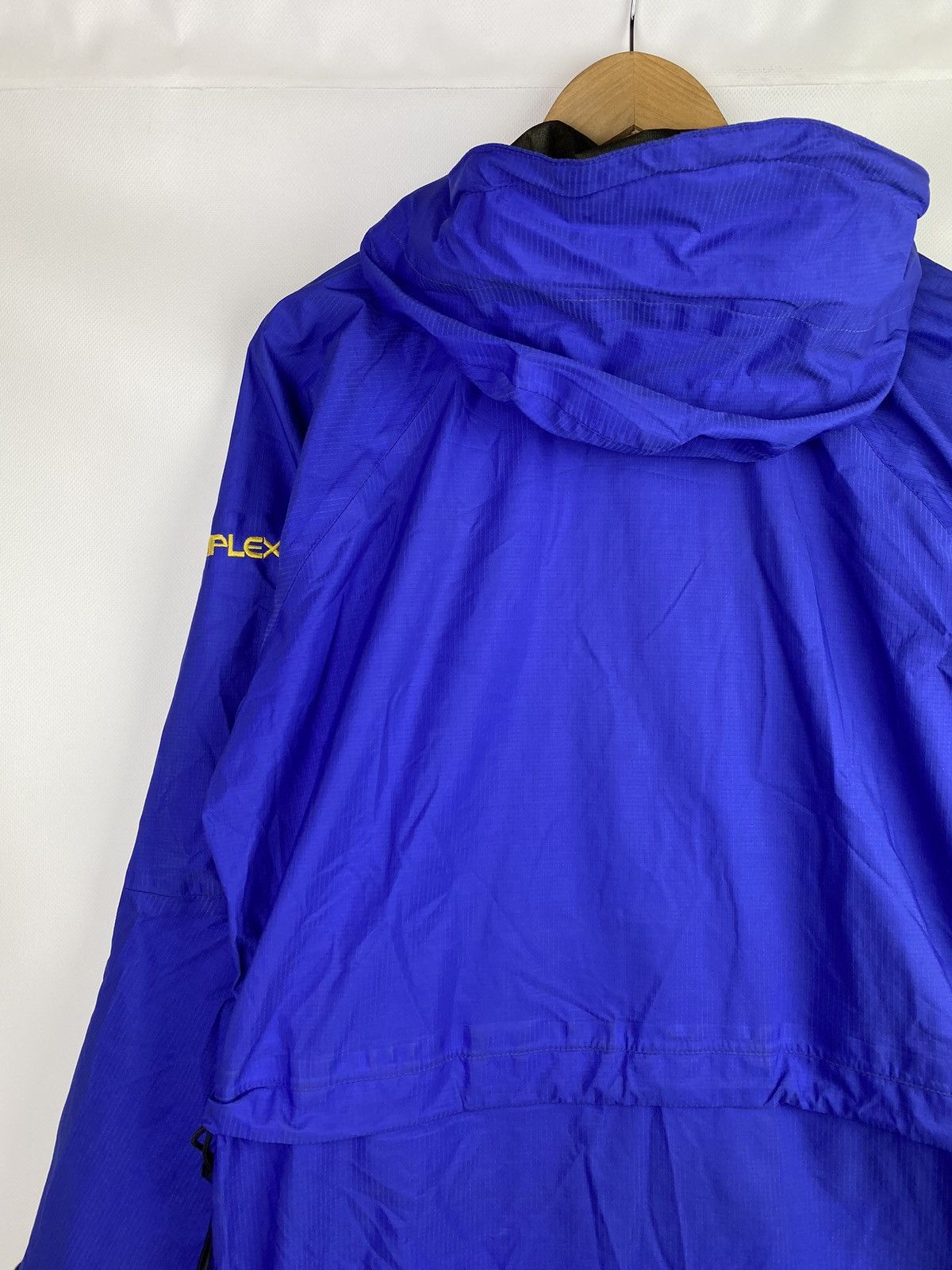 Berghaus × Vintage Berghaus vintage gore Tex thunderflash Jacket size S Size US S / EU 44-46 / 1 - 17 Thumbnail